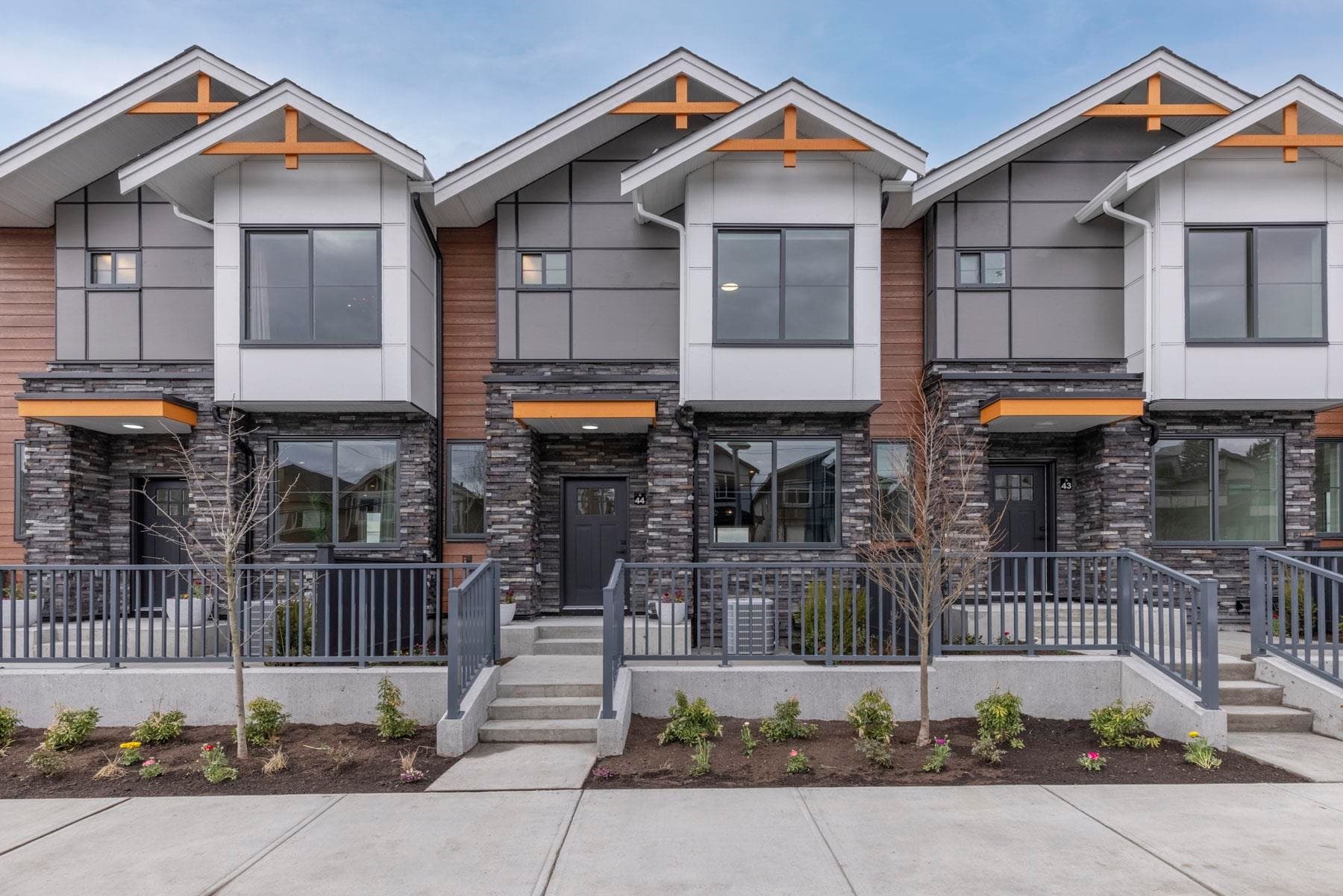 44 - 6035 141 Street, Surrey, V3X 0L6 — photo 1