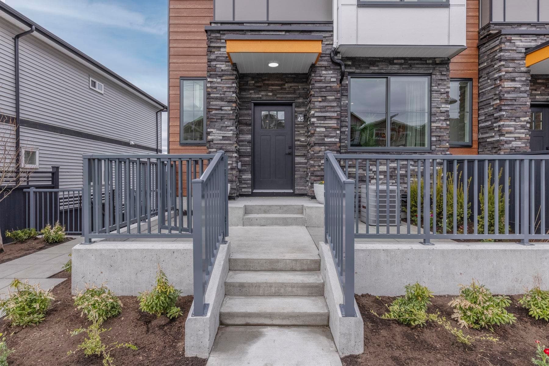 44 - 6035 141 Street, Surrey, V3X 0L6 — photo 5