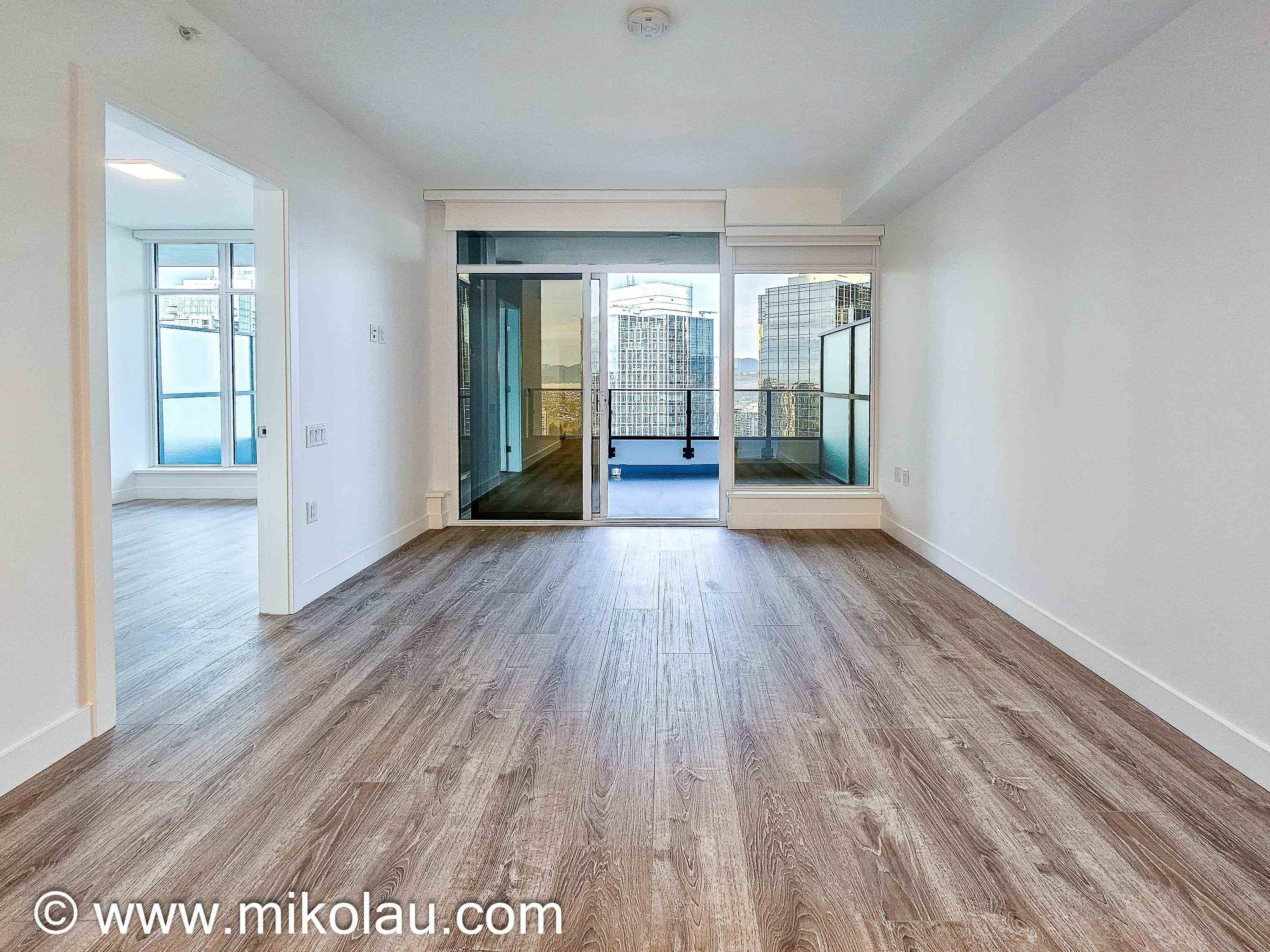 2XXX - 6511 Sussex Avenue, Burnaby