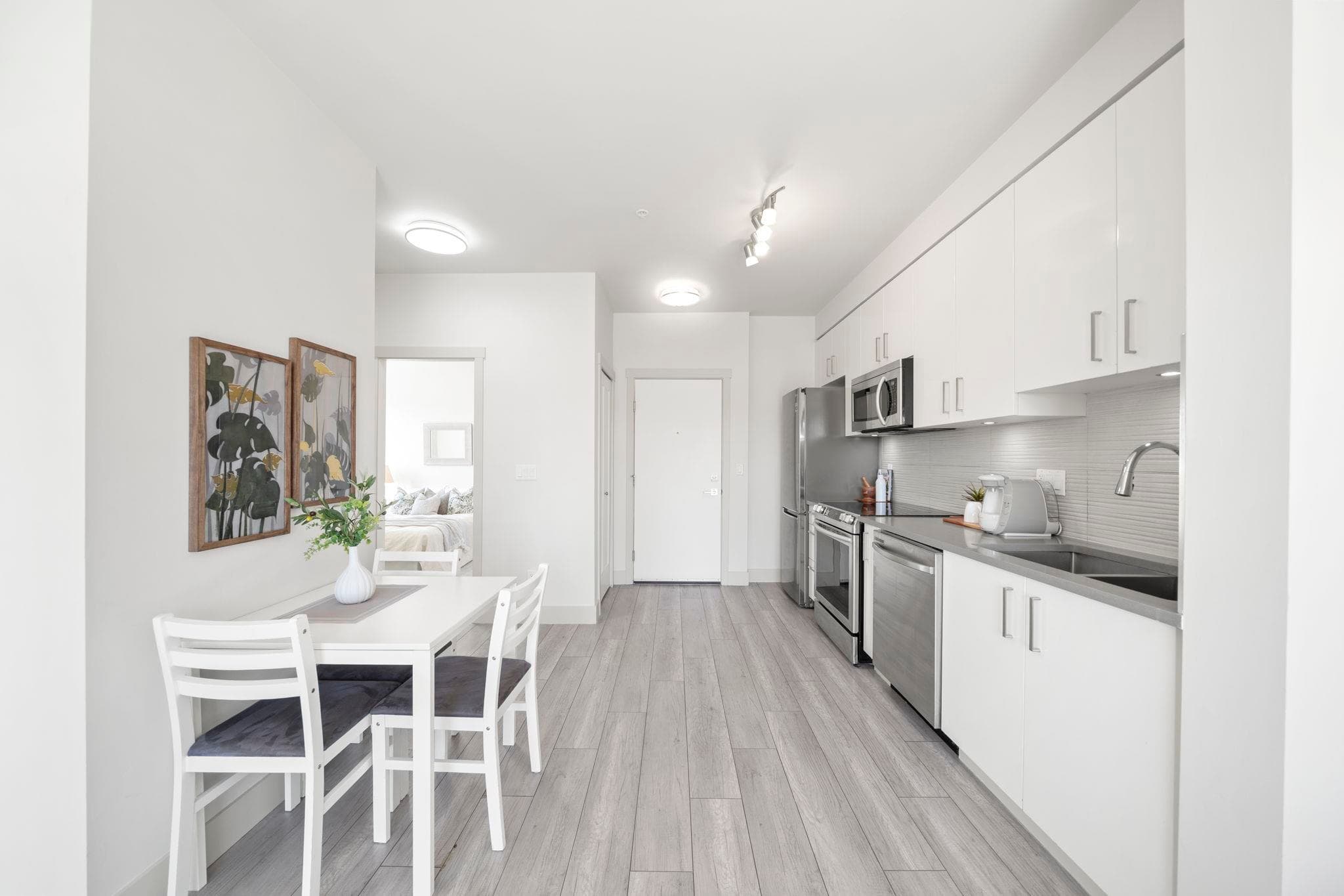 502 - 13978 Fraser Highway, Surrey, V3T 0P2 — photo 3