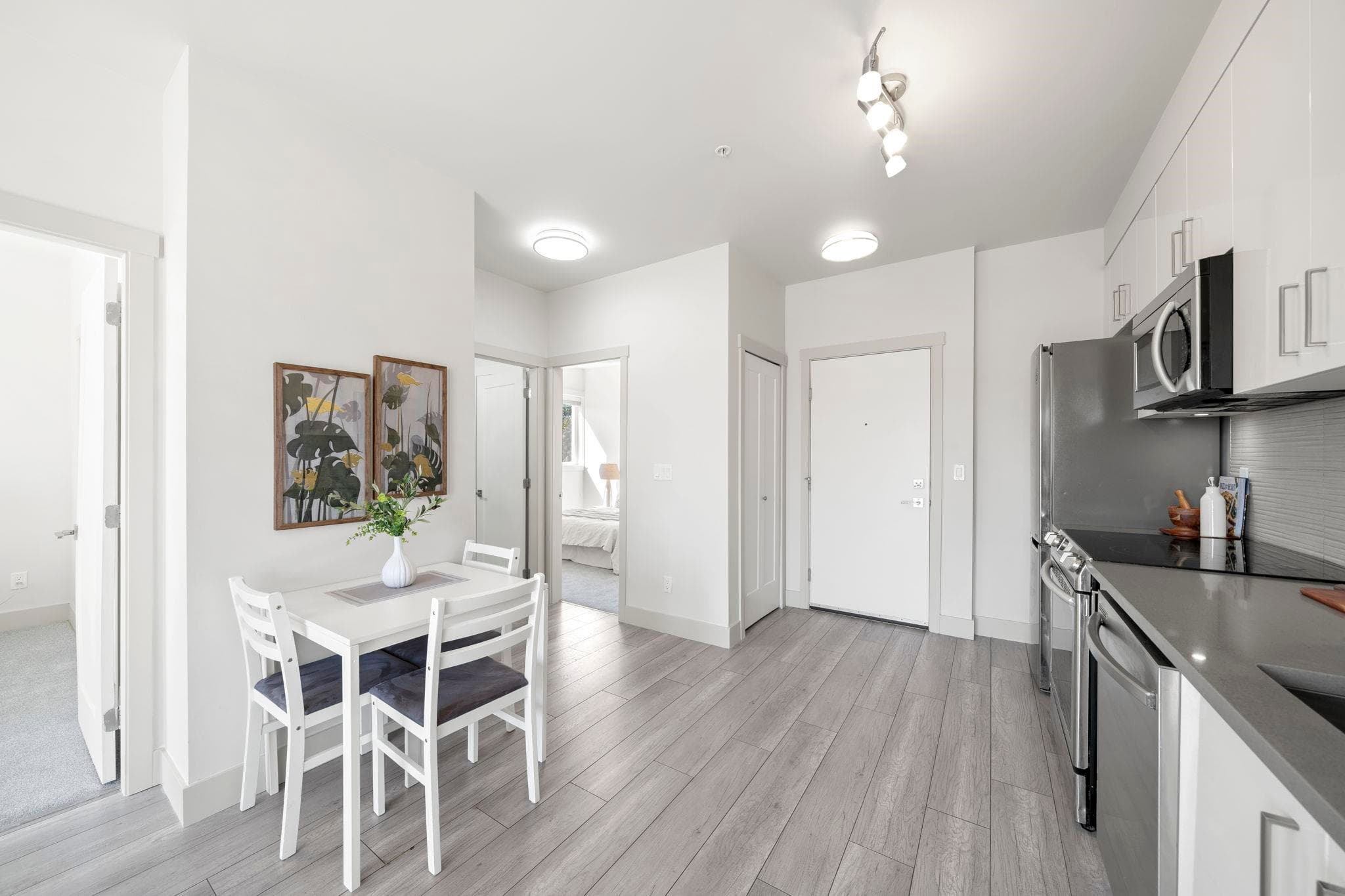 502 - 13978 Fraser Highway, Surrey, V3T 0P2 — photo 4