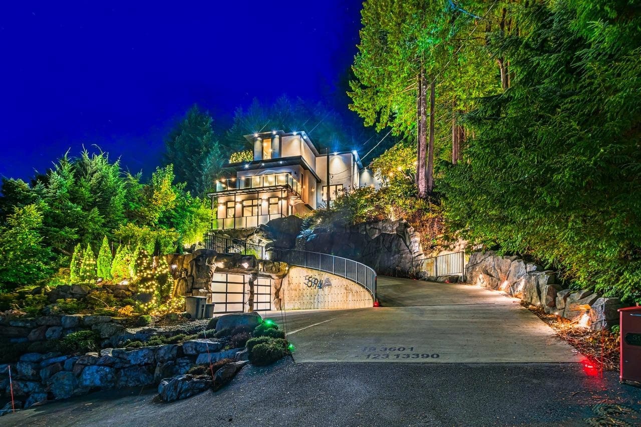 592 Craigmohr Drive, West Vancouver, V7S 1X2 — photo 1