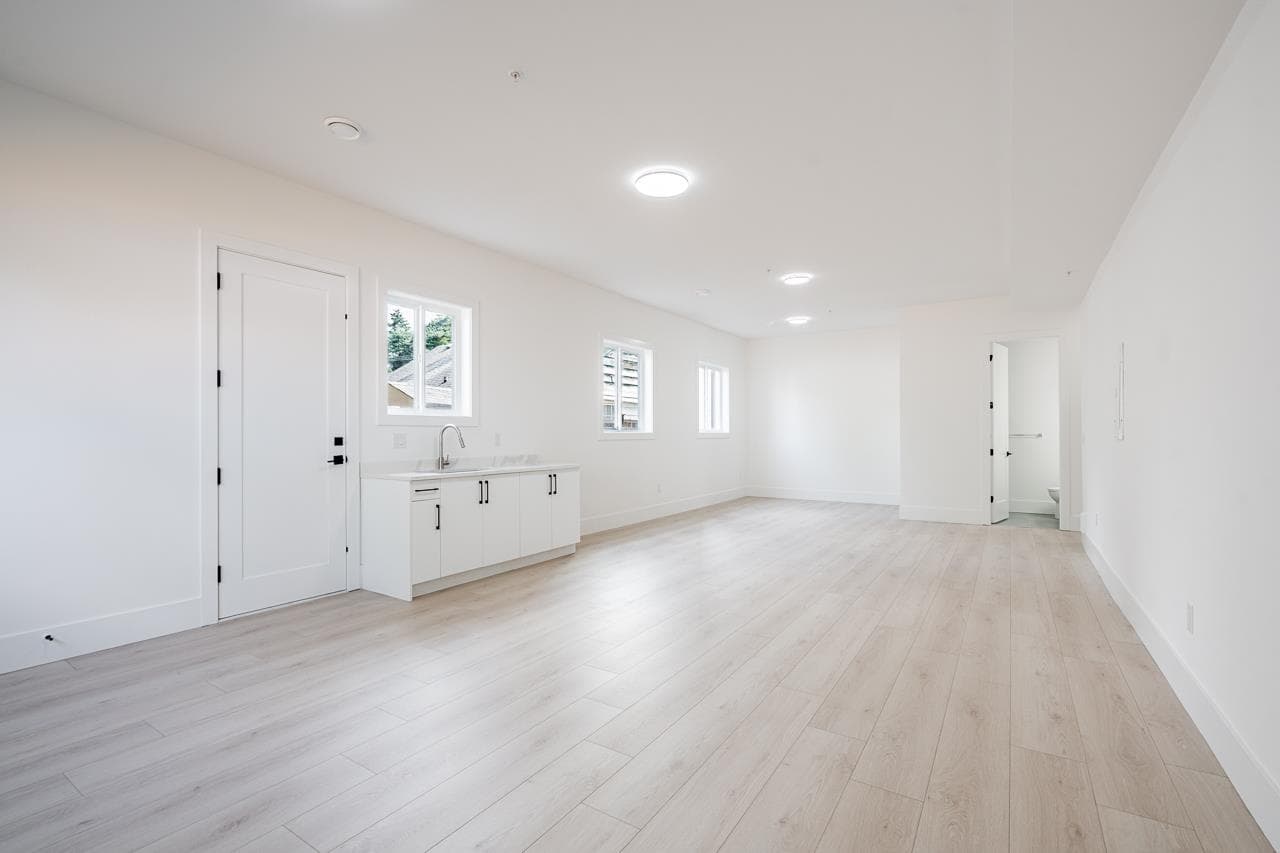 LOWER A - 45945 Lewis Avenue, Chilliwack, V2P 3C3 — photo 3