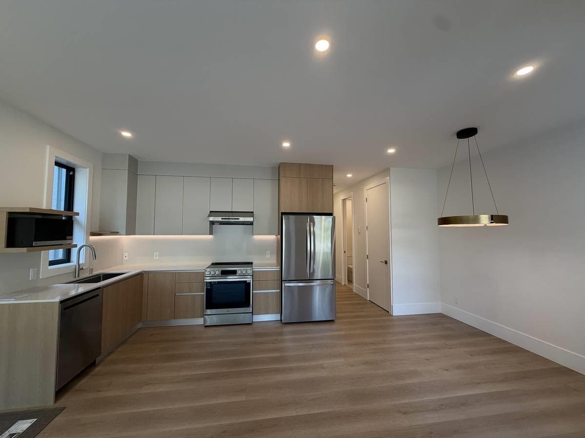 9X3 Westmount Drive, Port Moody