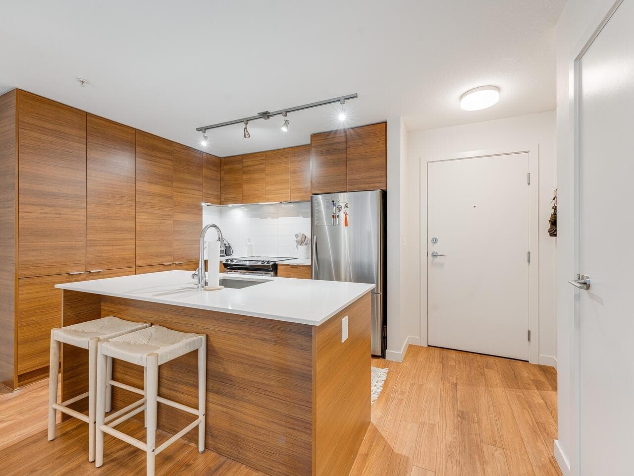 313 - 1677 Lloyd Avenue, North Vancouver, V7P 0B1 — photo 4