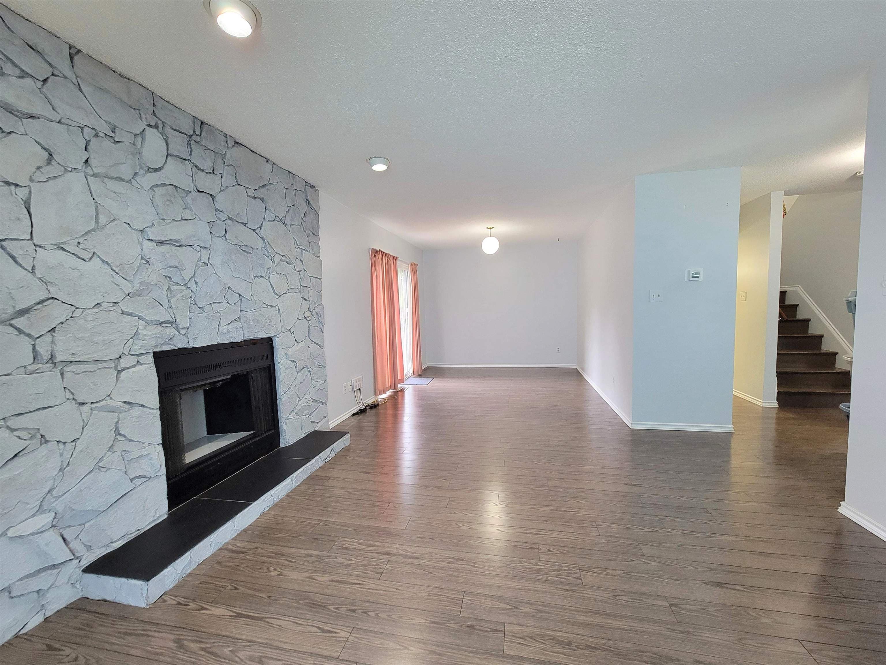14741 101a Avenue, Surrey, V3R 7E7 — photo 5