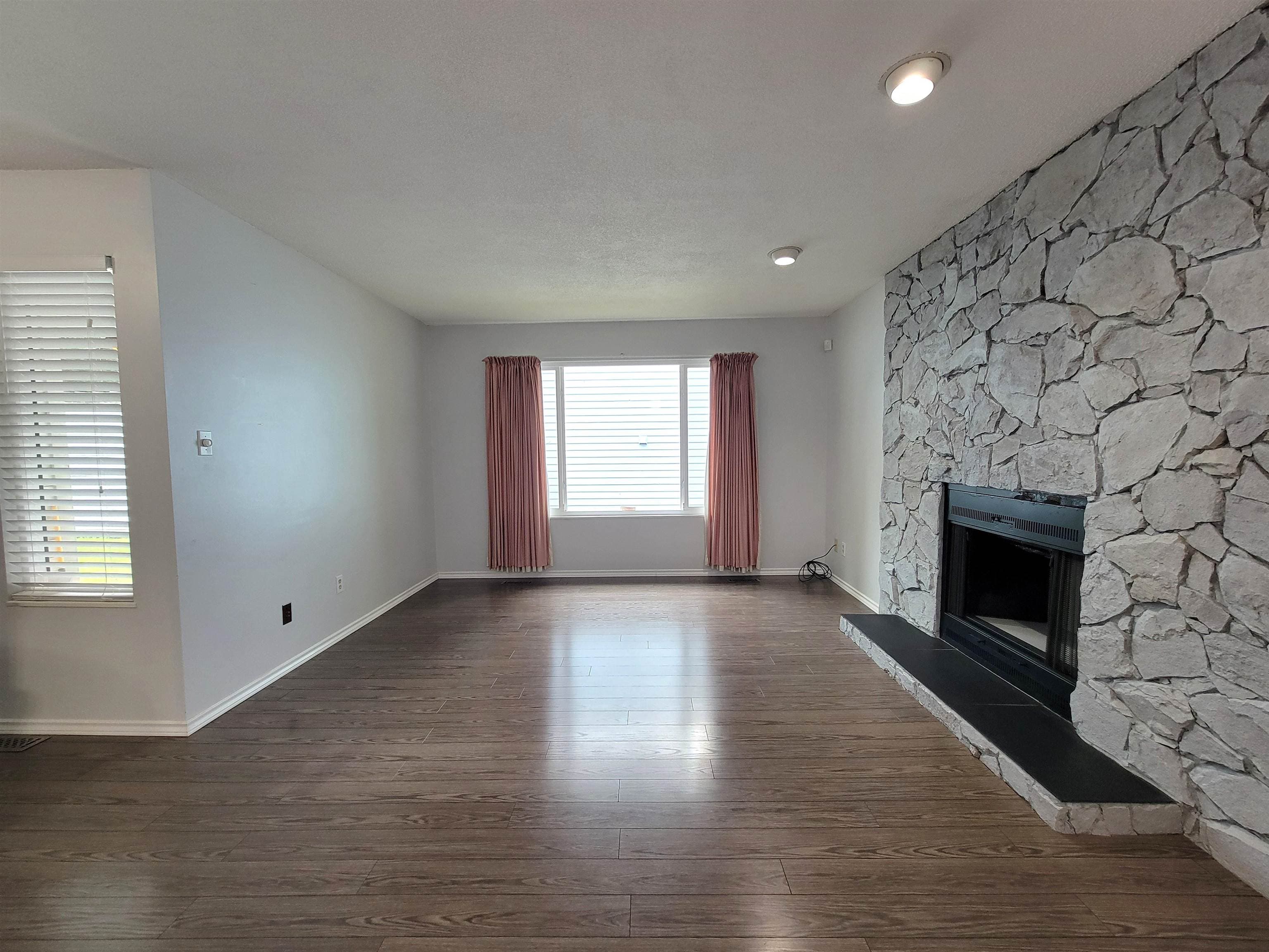 14741 101a Avenue, Surrey, V3R 7E7 — photo 4