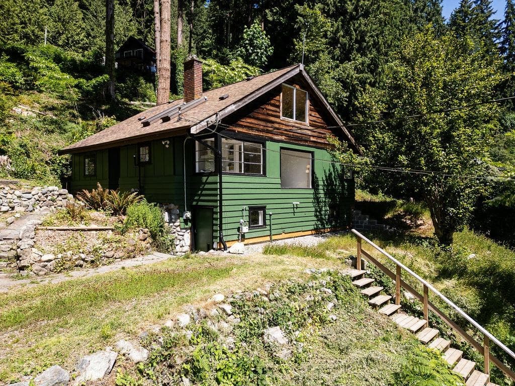 915 Marine Drive, Gibsons, V0N 1V1 — photo 1