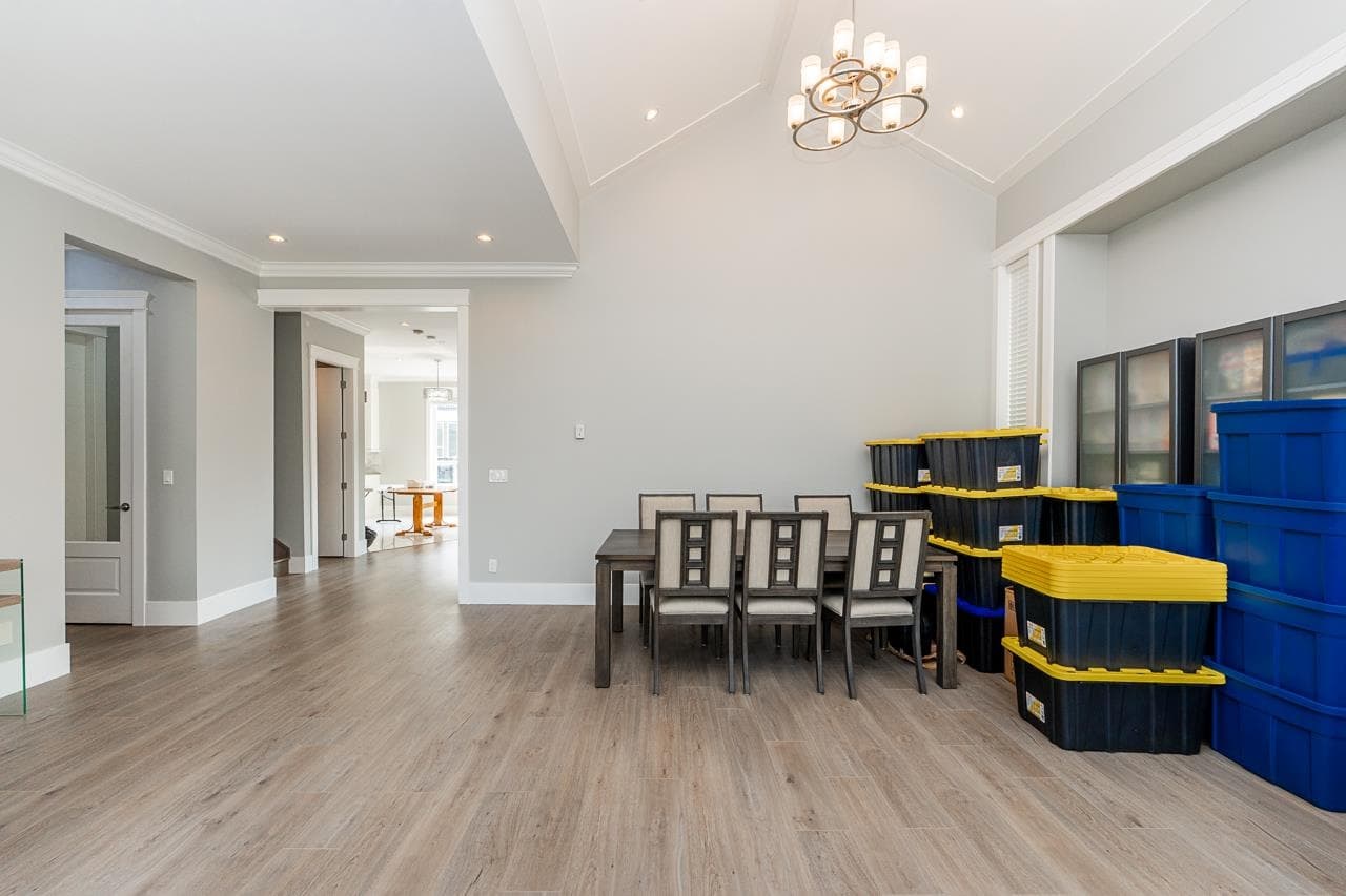 14516 110a Avenue, Surrey, V3R 2B5 — photo 3