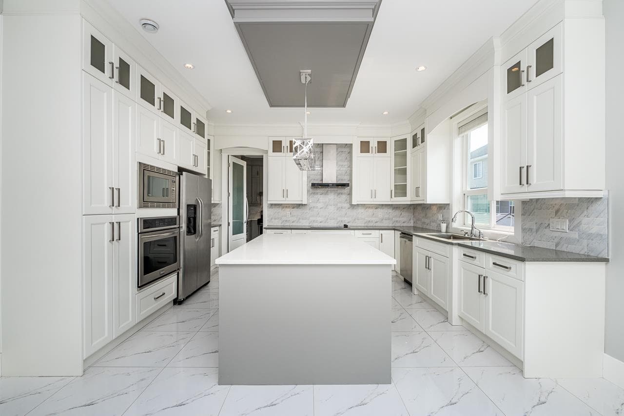 14516 110a Avenue, Surrey, V3R 2B5 — photo 4