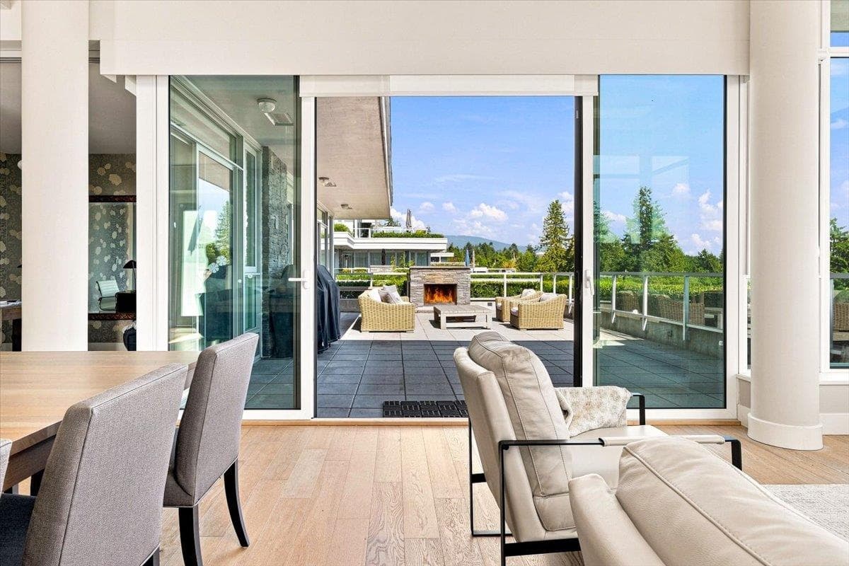 702 - 908 Keith Road, West Vancouver, V7T 1M3 — photo 4