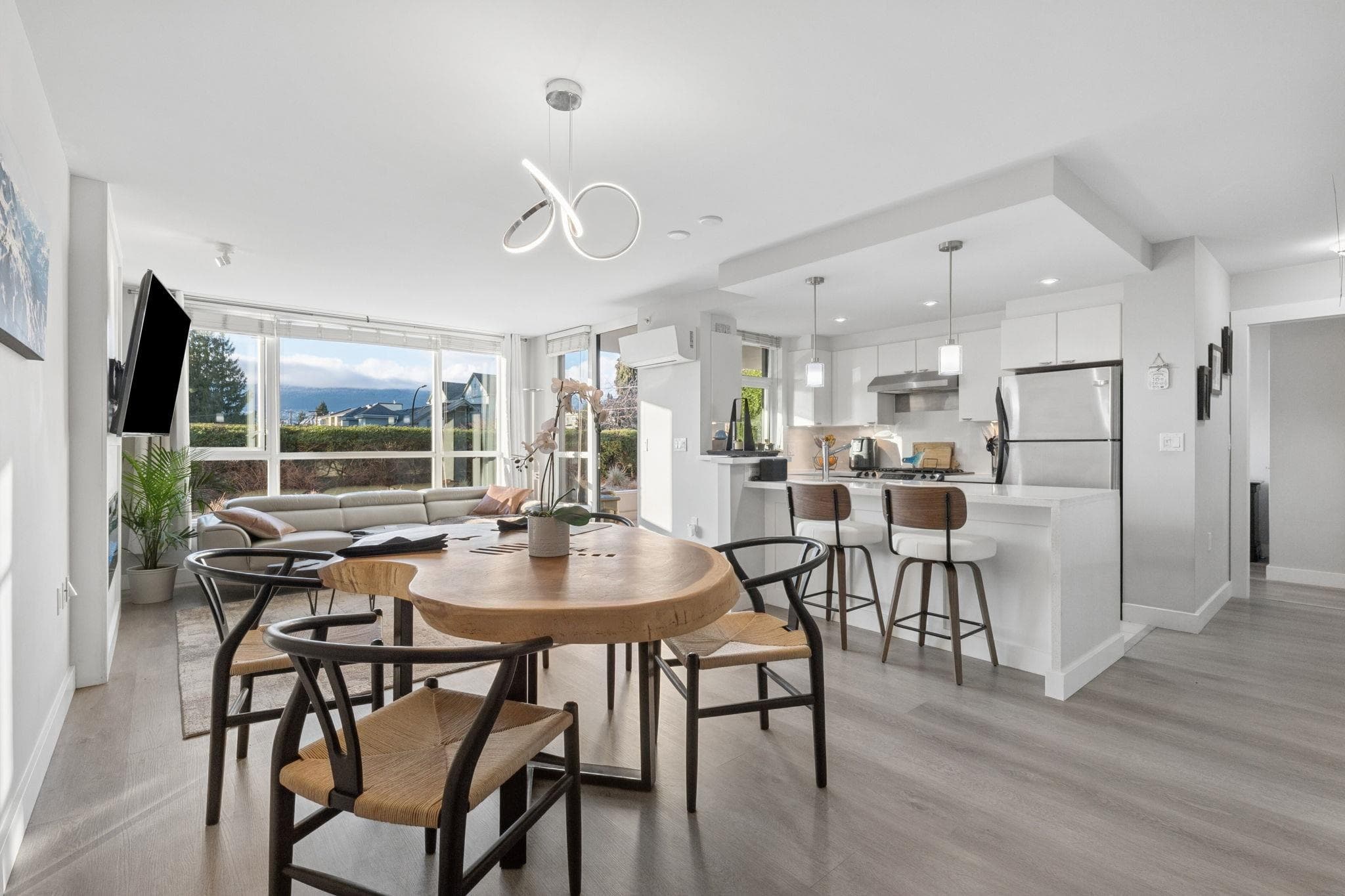 308 - 160 W 3rd Street, North Vancouver, V7M 0A9 — photo 2