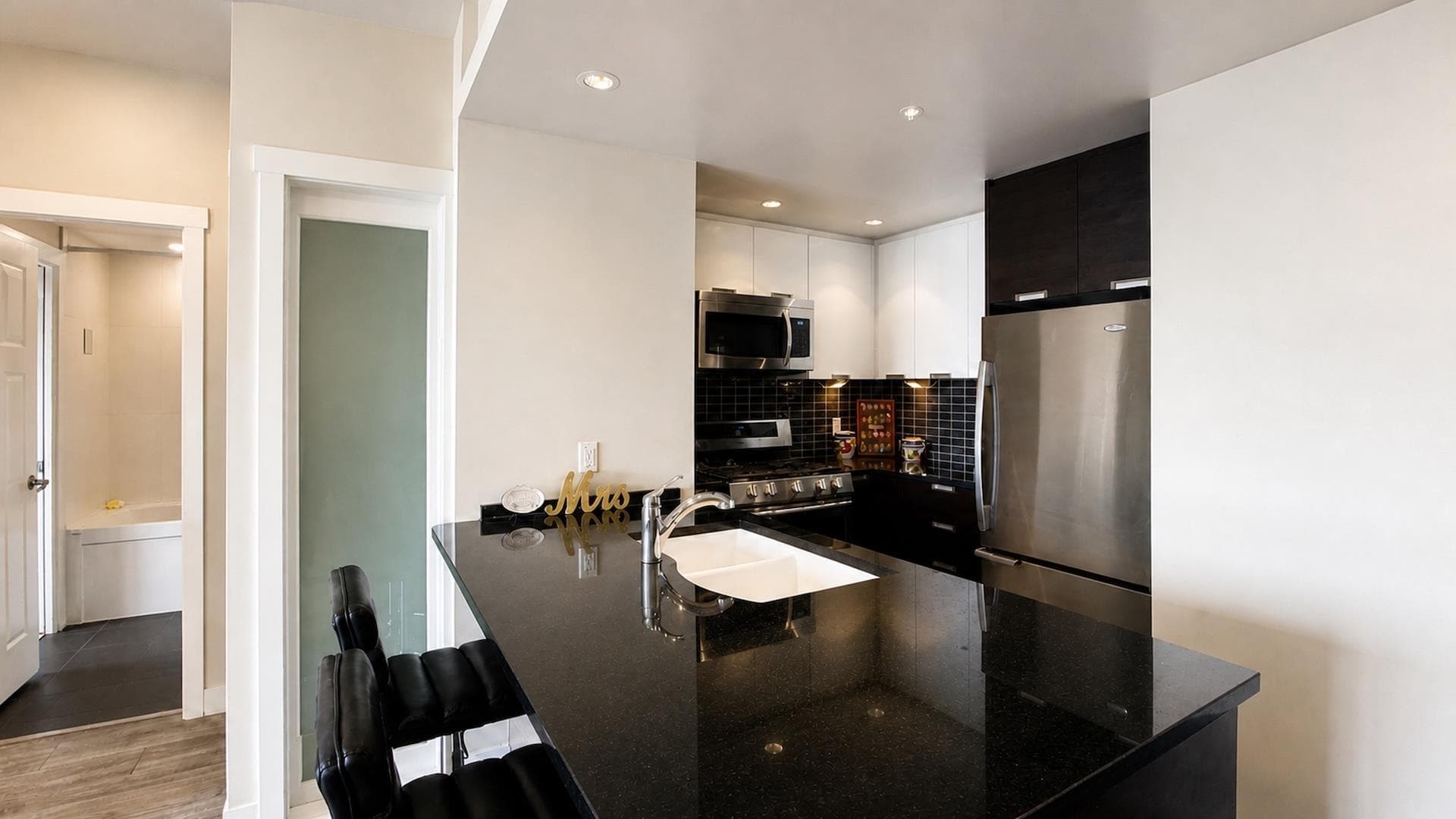 2808 - 2968 Glen Drive, Coquitlam, V3B 0C4 — photo 5