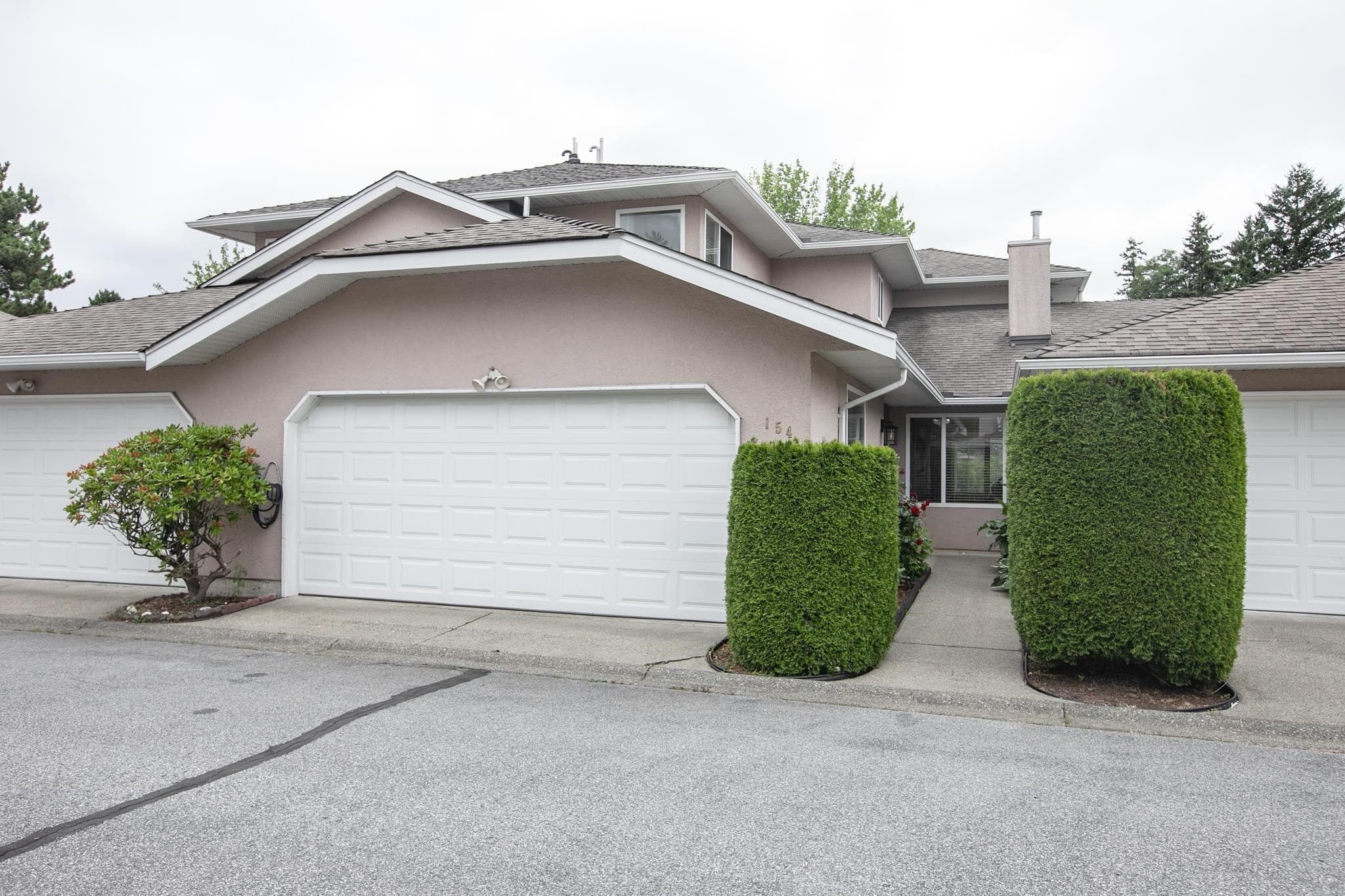 15501 89a Avenue, Surrey, V3R 0Z5 — photo 2