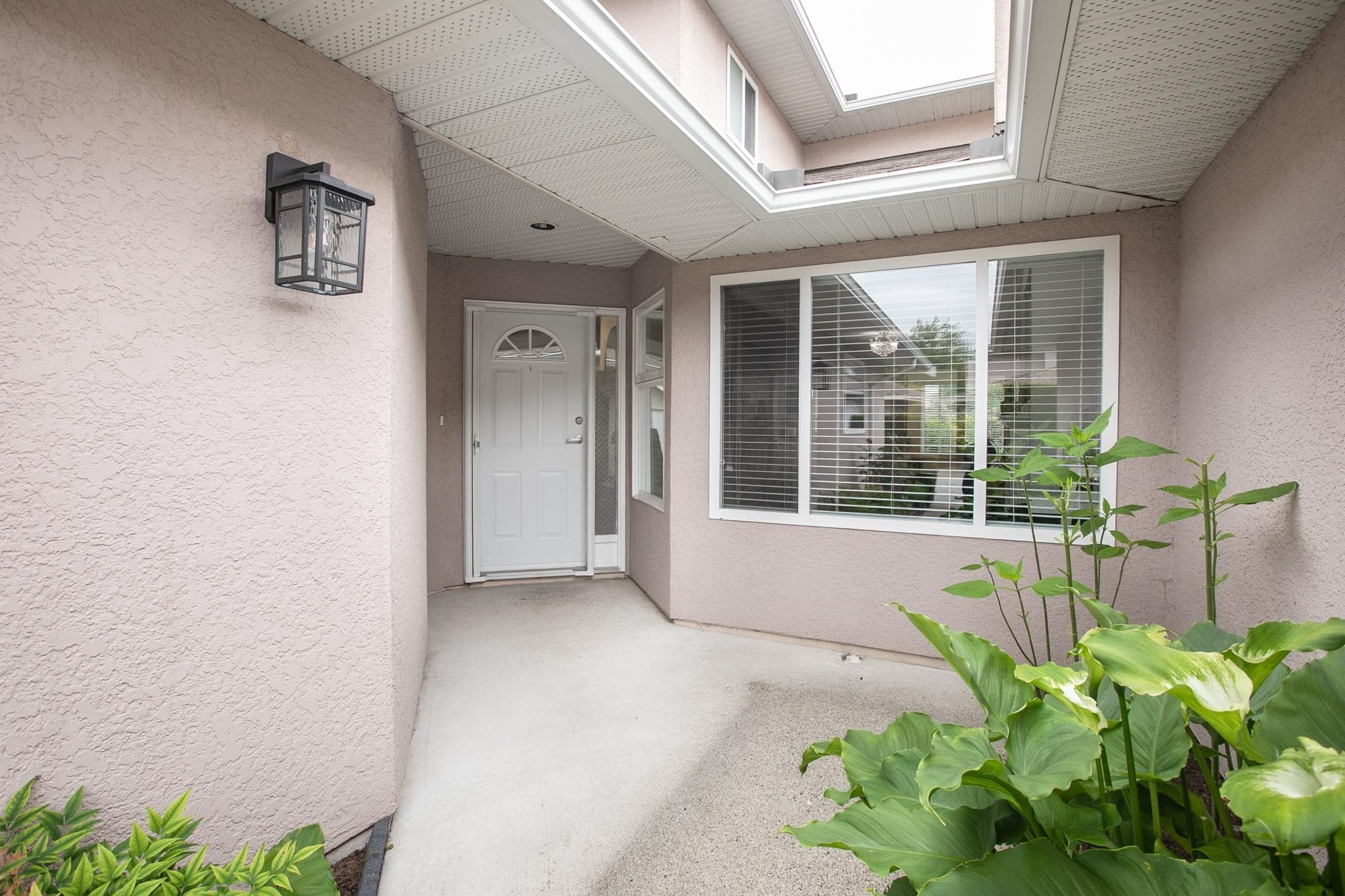 15501 89a Avenue, Surrey, V3R 0Z5 — photo 3