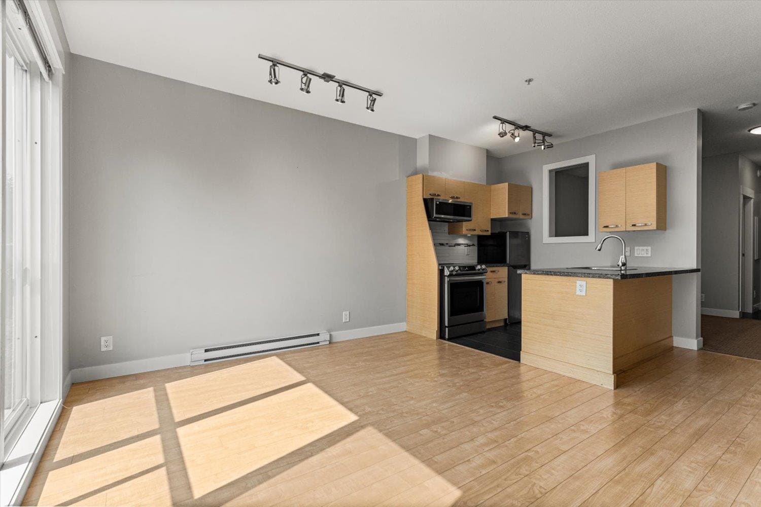 310 - 33539 Holland Avenue, Abbotsford, V2S 0C6 — photo 4