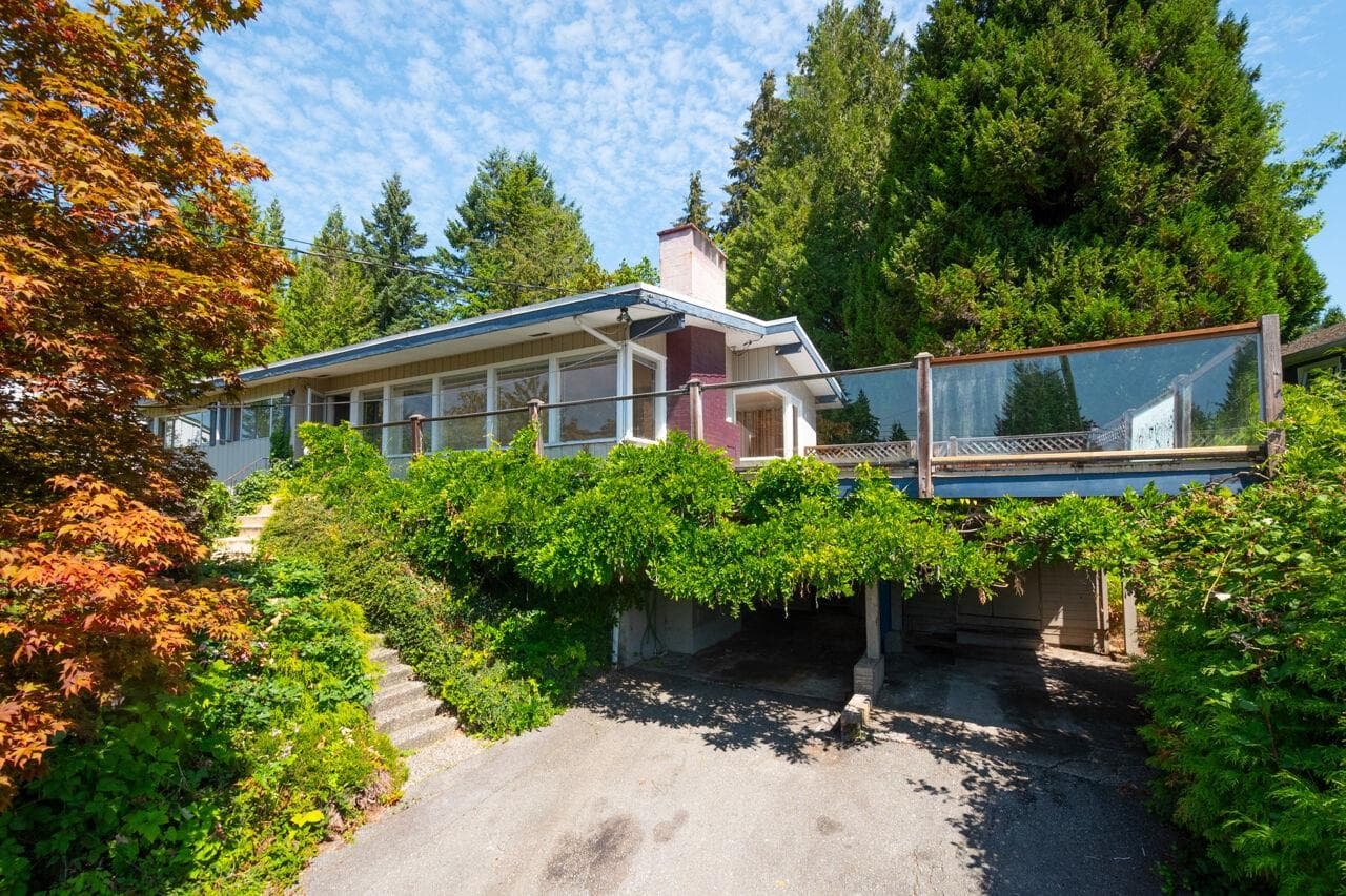 1241 Nepal Crescent, West Vancouver, V7T 2H4 — photo 2