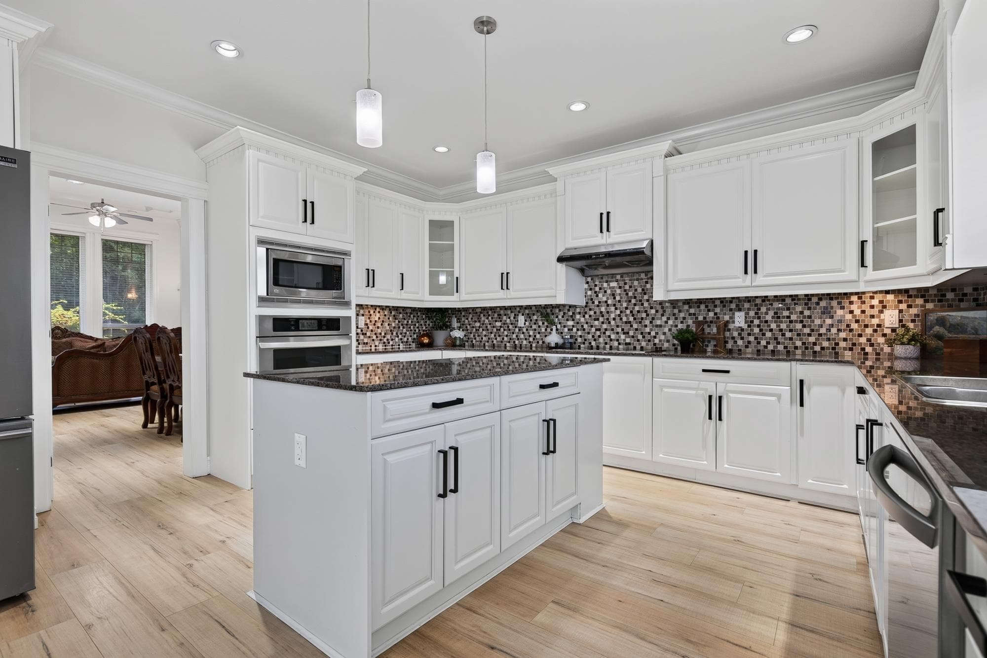46307 Tournier Place, Chilliwack, V2R 6A2 — photo 3
