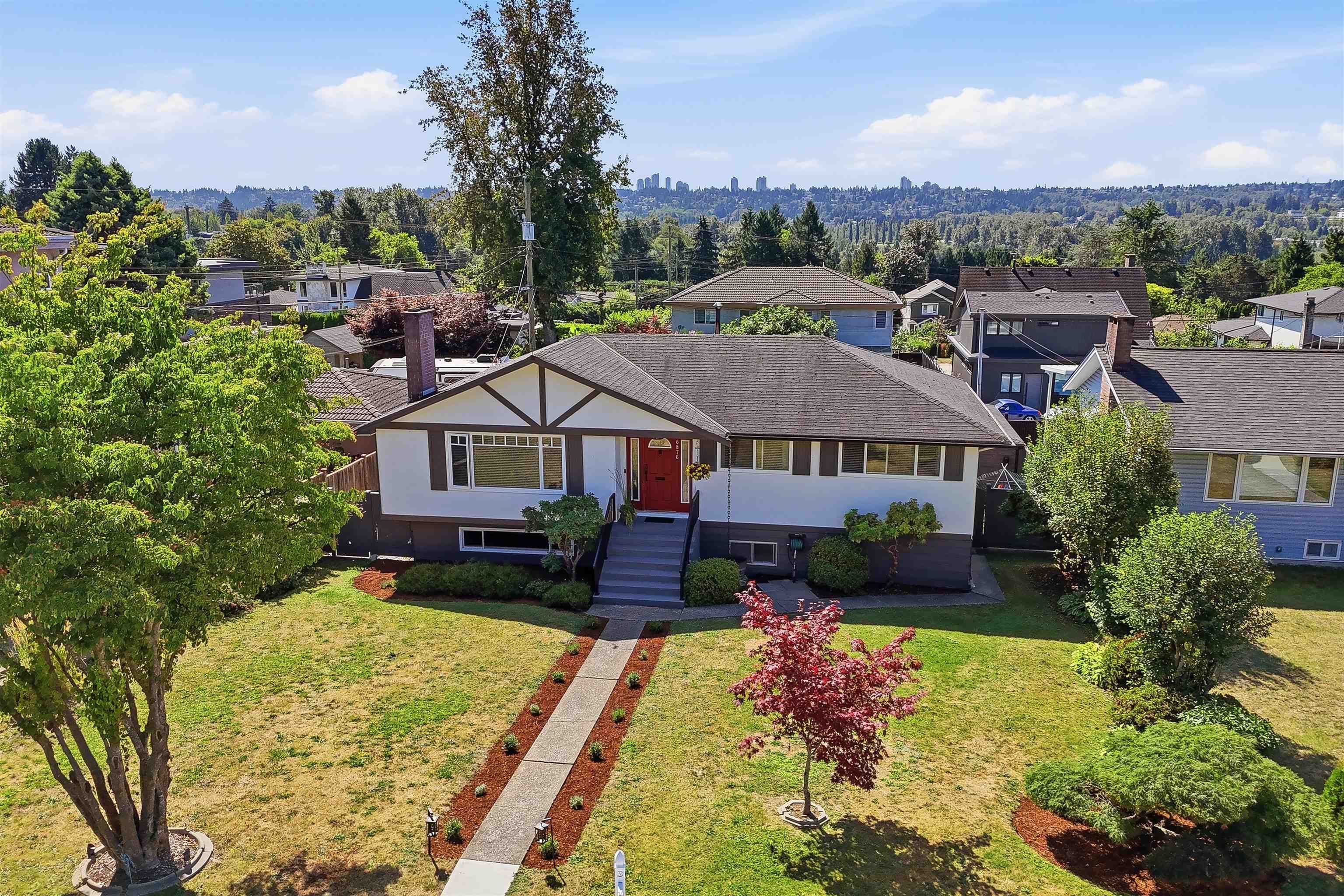 6876 Hycrest Drive, Burnaby, V5B 2X2 — photo 1