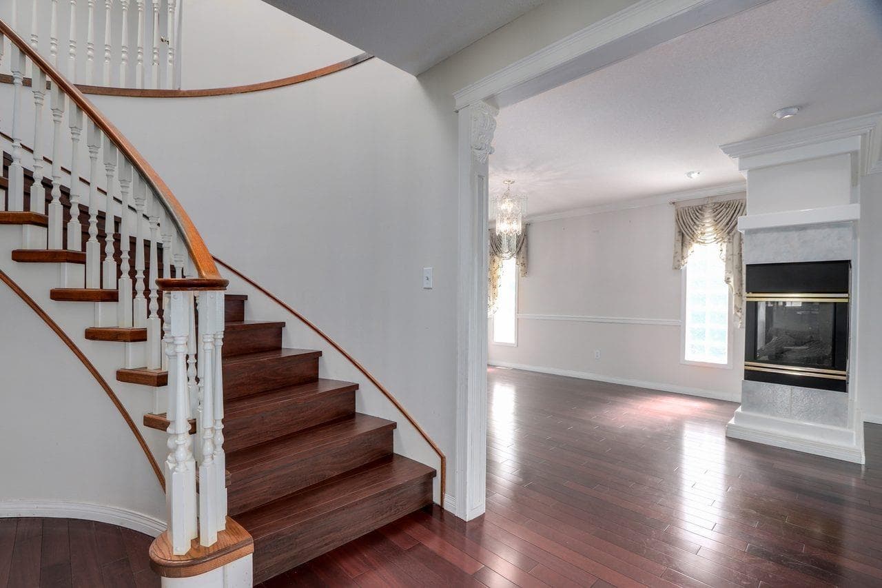 Upper Floor - 2657 Sandstone Crescent, Coquitlam, V3E 2T8 — photo 3