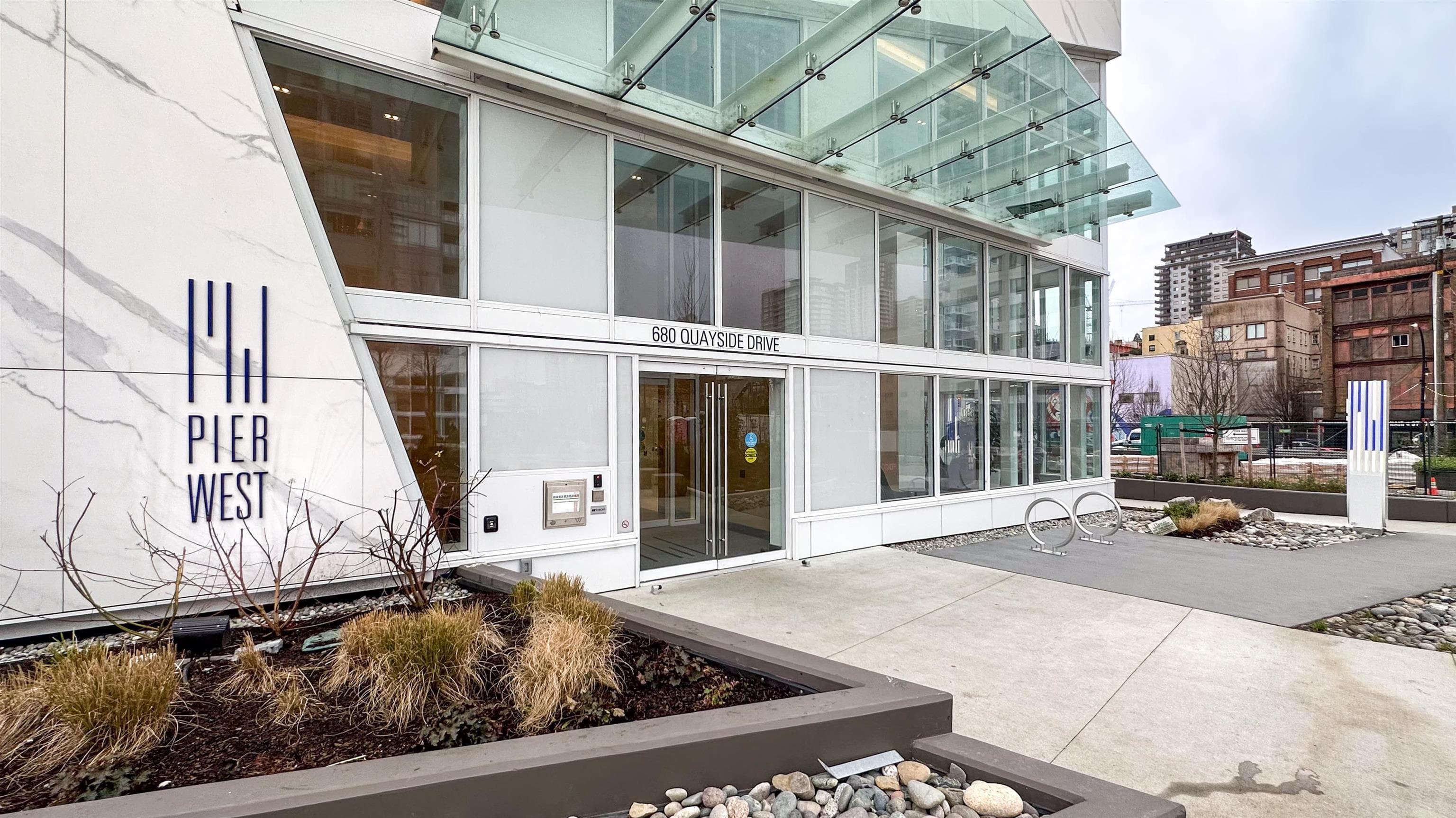 3807 - 680 Quayside Drive, New Westminster