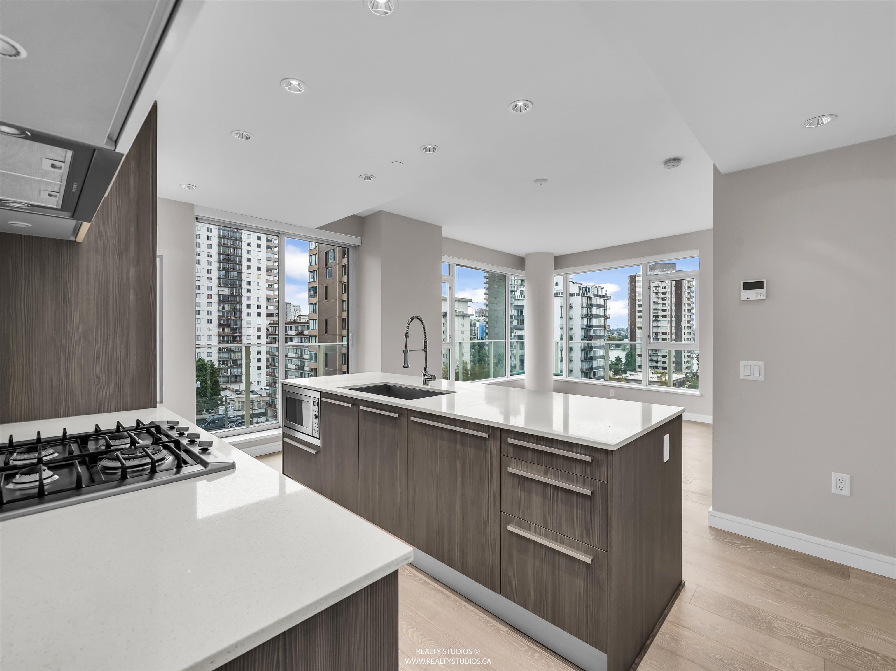 905 - 1221 Bidwell Street, Vancouver, V6G 0B1 — photo 4