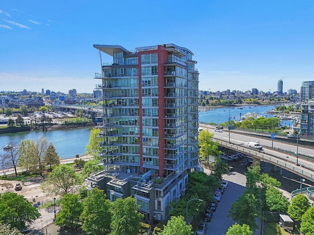 801 - 980 Cooperage Way, Vancouver, V6B 0C3 — photo 1