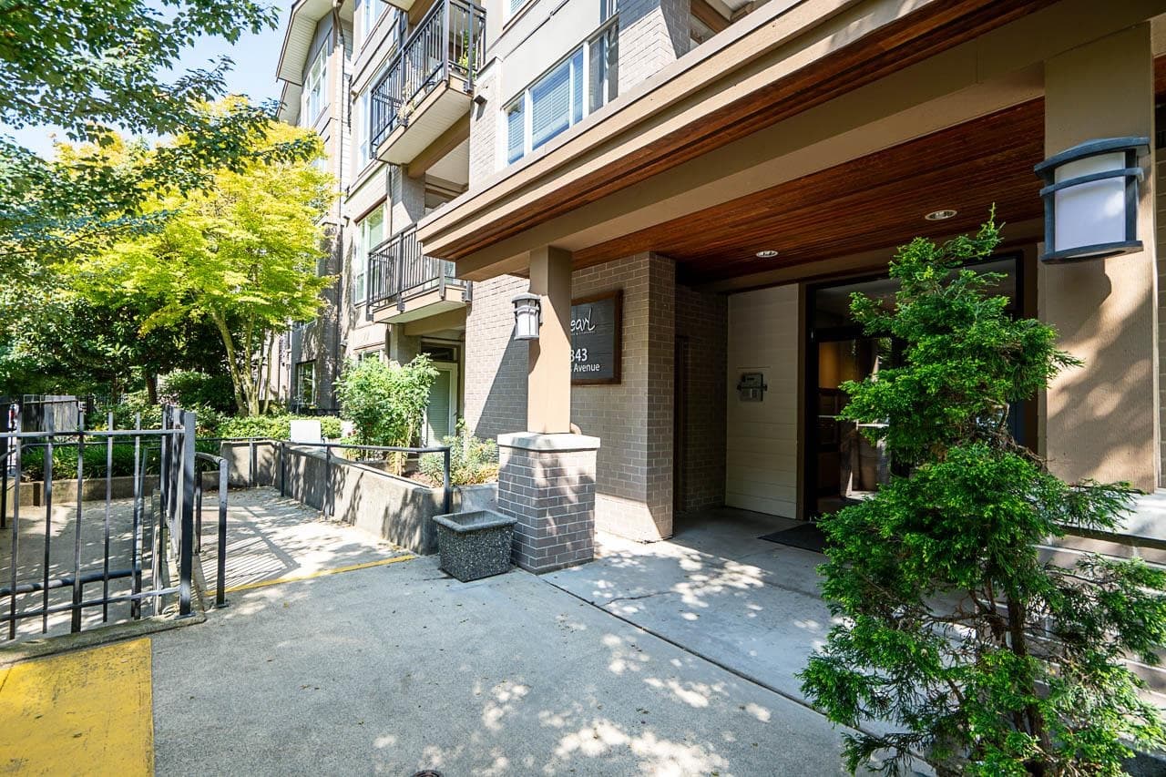 201 - 2343 Atkins Avenue, Port Coquitlam, V3C 1Y7 — photo 1