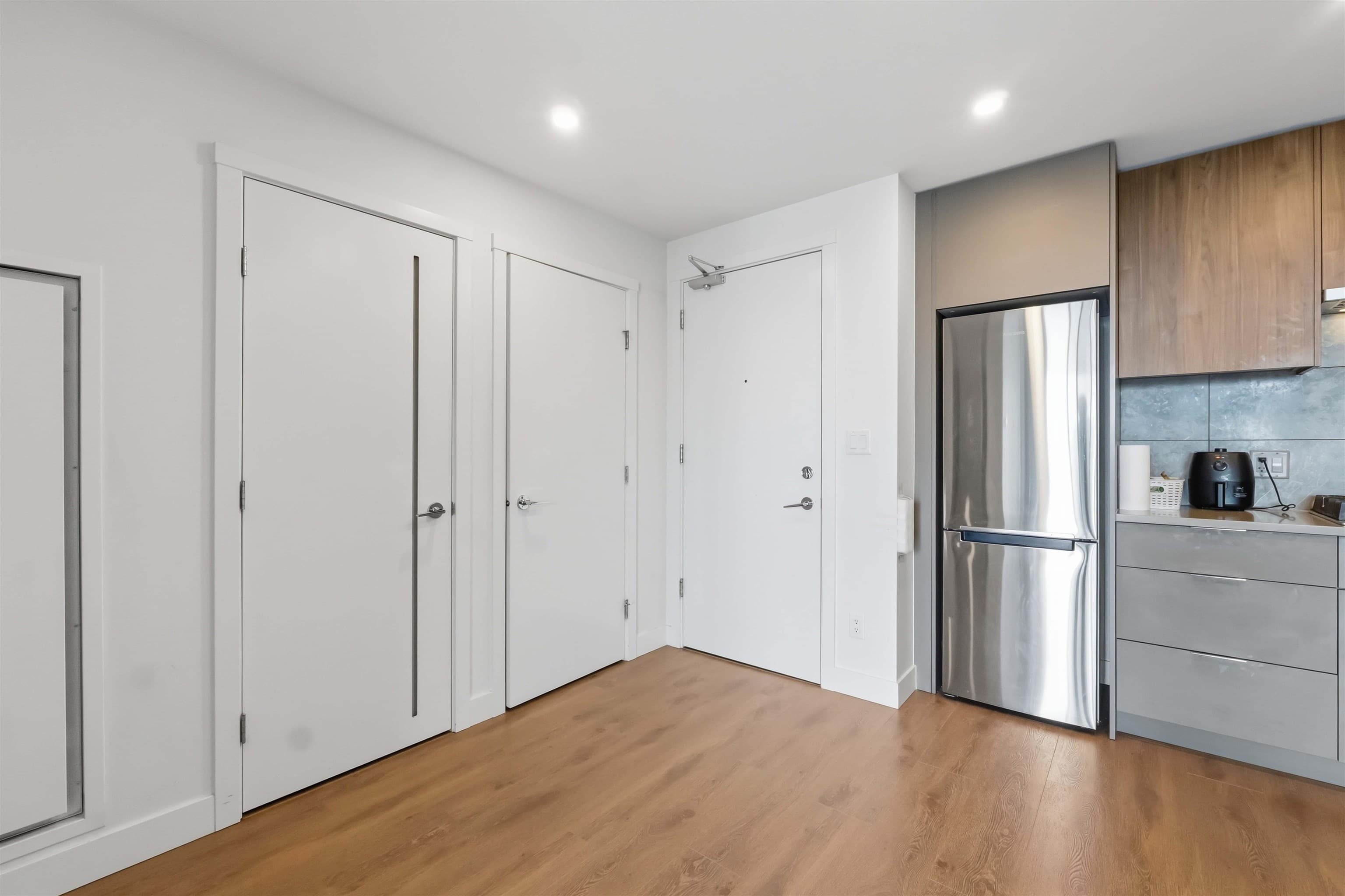 2401 - 13359 Old Yale Road, Surrey, V3T 0S4 — photo 3