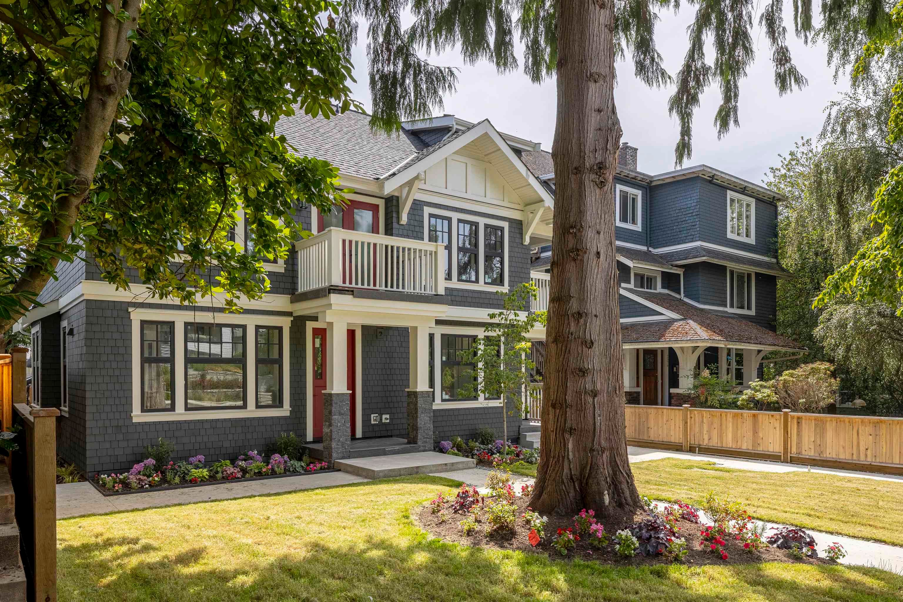 2566 W 2nd Avenue, Vancouver