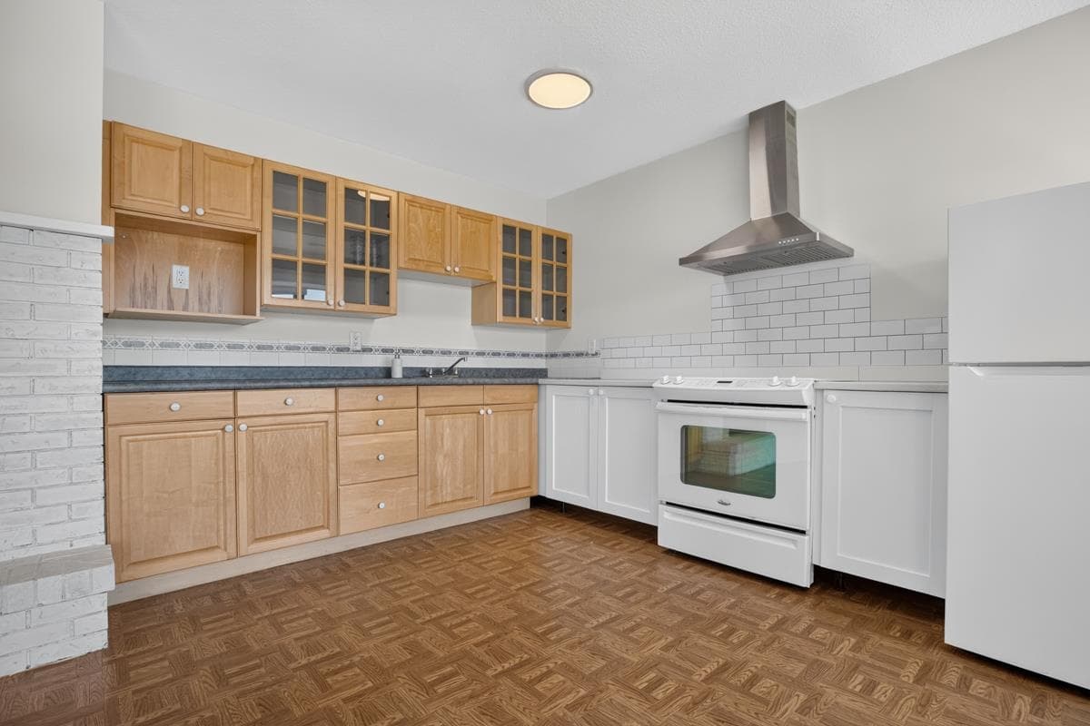 2929 Dollarton Highway (Basement Suite), North Vancouver, V7H 1B1 — photo 3
