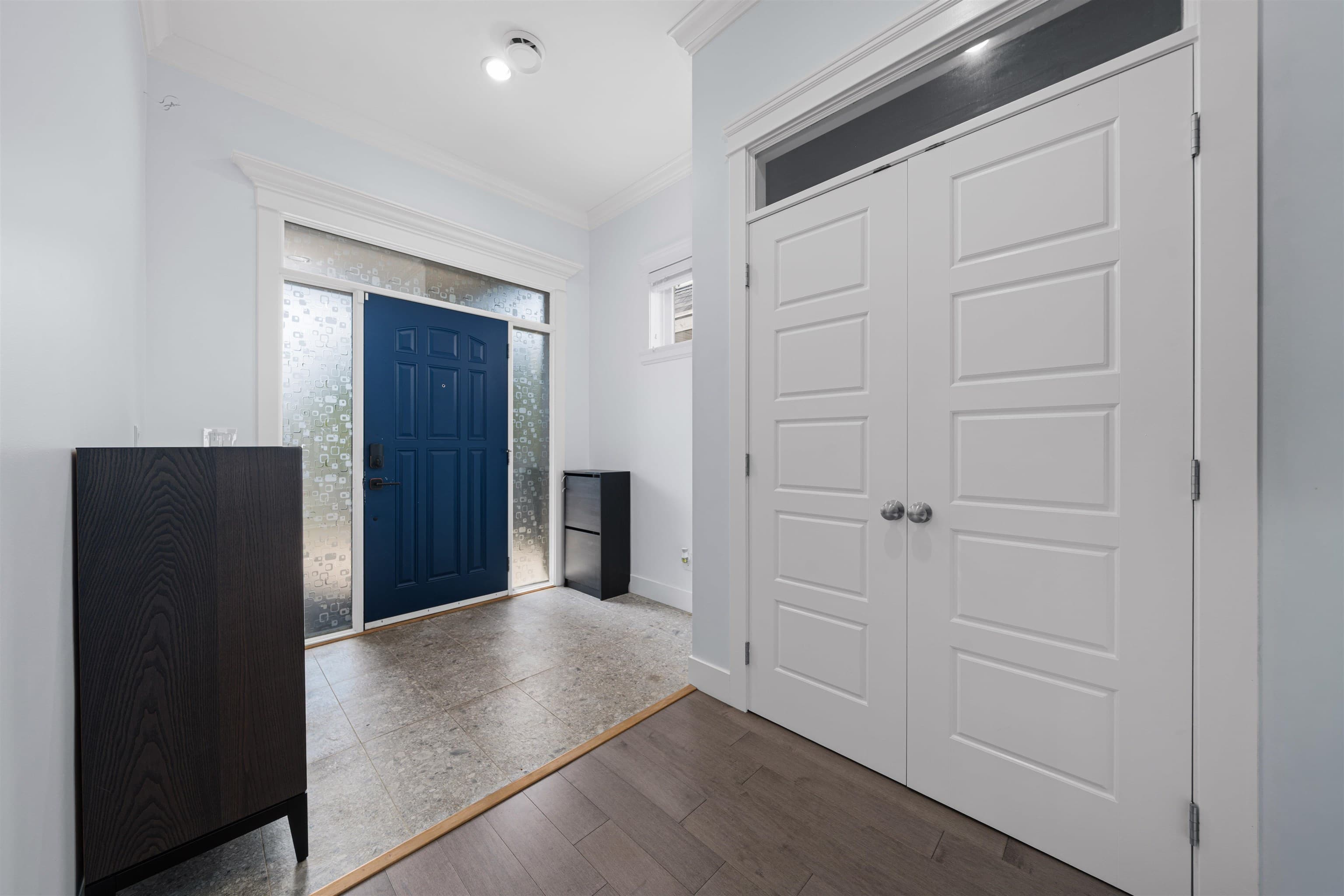 8056 211b Street, Langley, V2Y 0K3 — photo 2
