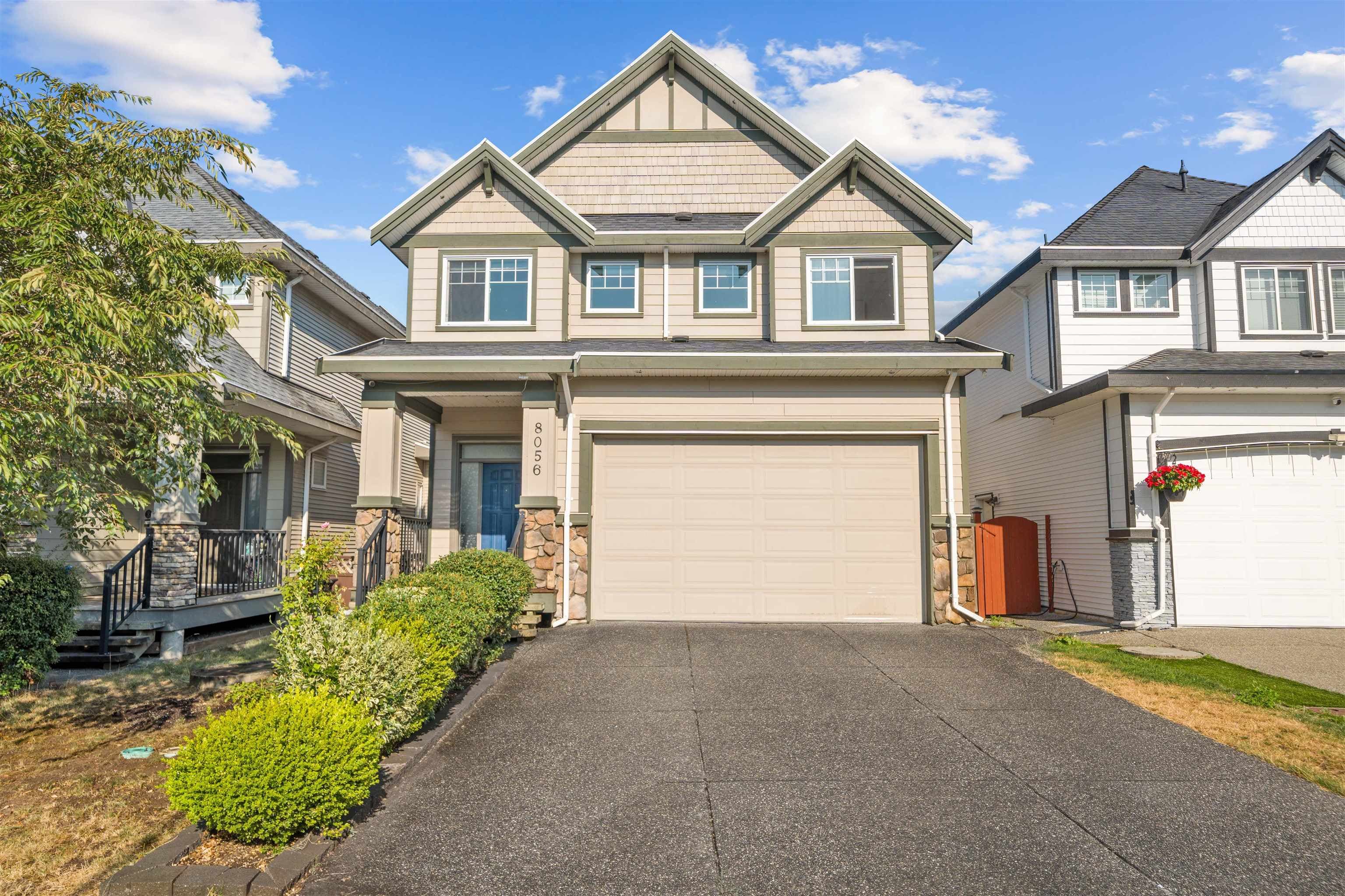 8056 211b Street, Langley, V2Y 0K3 — photo 1