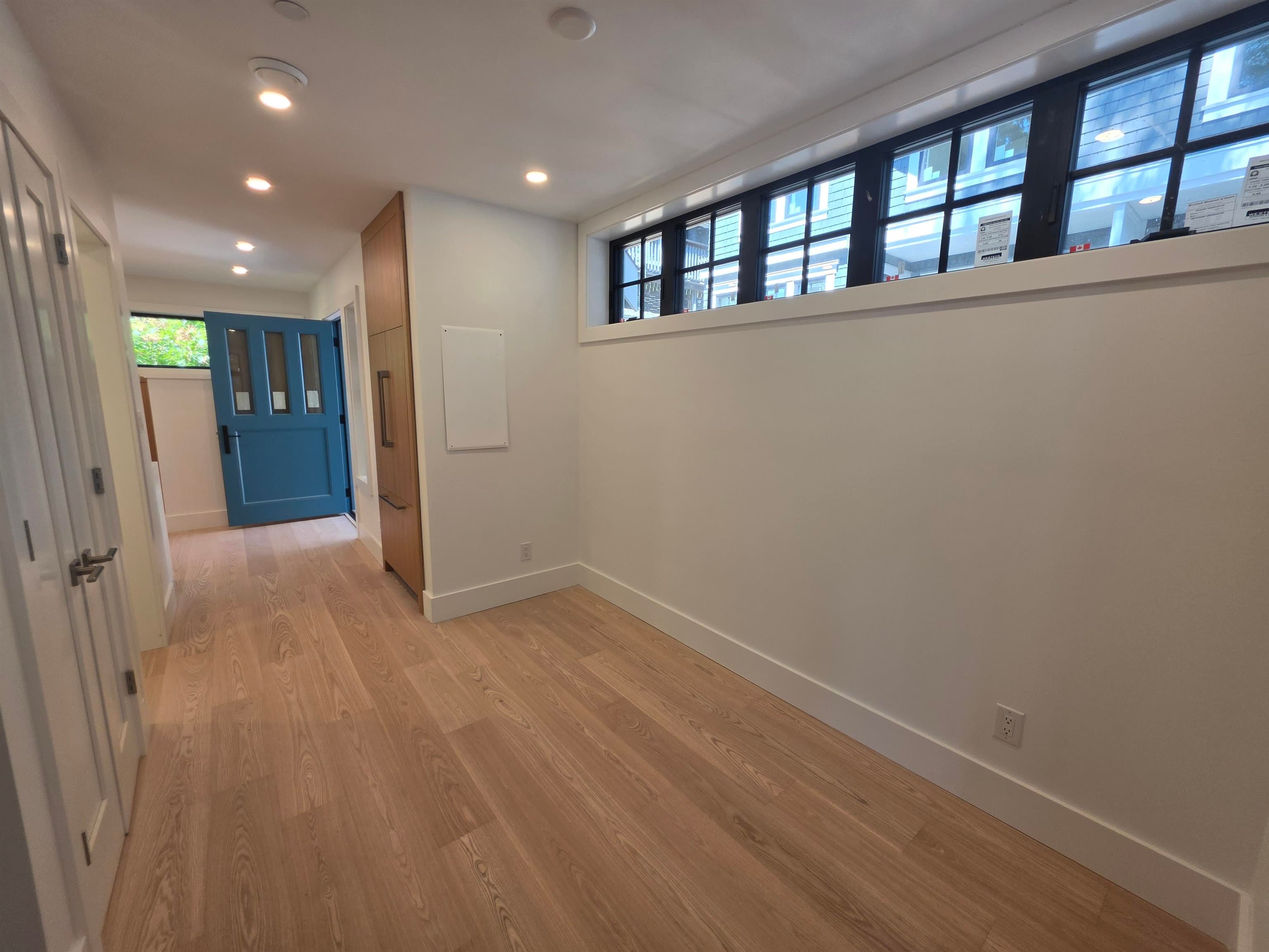 2570 W 2nd Avenue, Vancouver, V6K 1J8 — photo 5