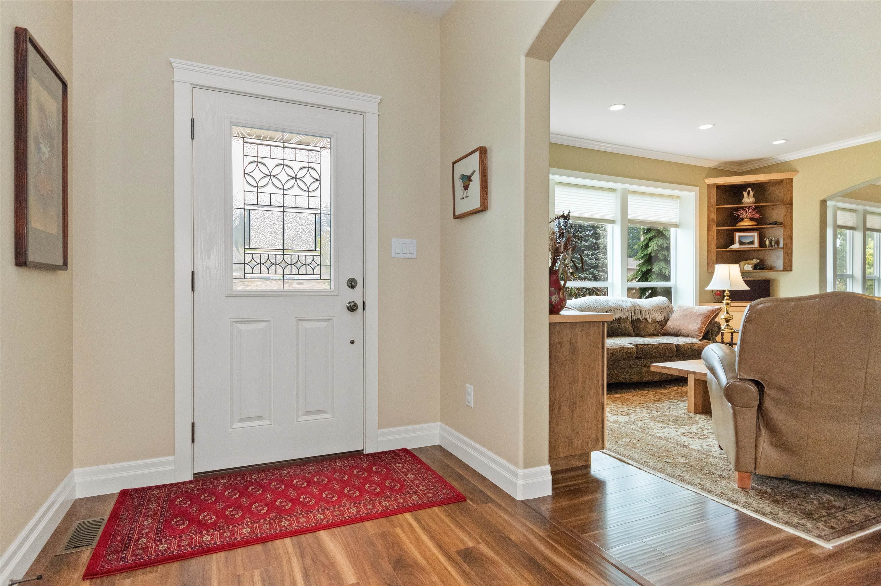 380 Dewdney Avenue, Hope, V0X 1L0 — photo 3