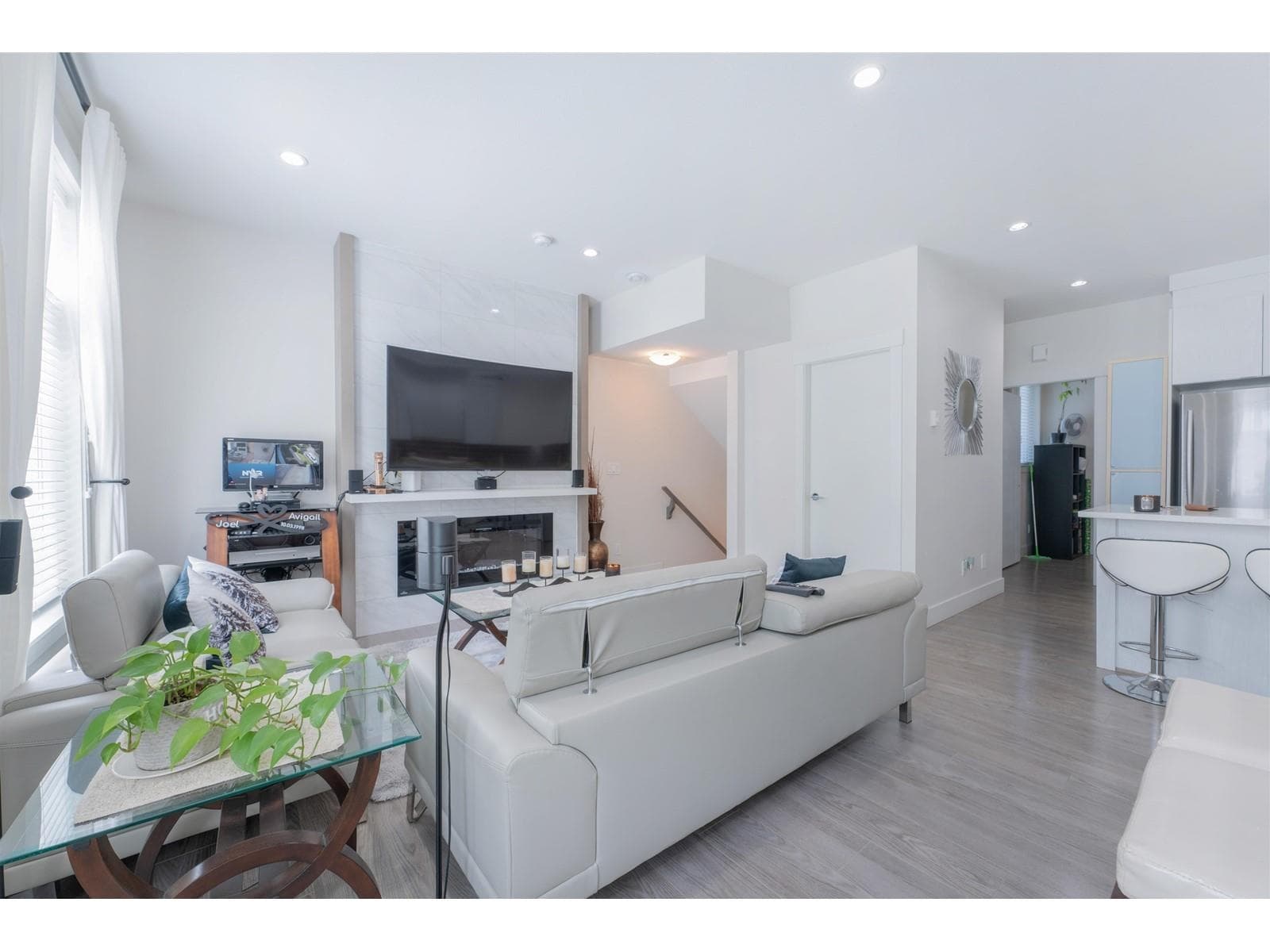 2 - 11267 133 Street, Surrey, V3R 0E3 — photo 3