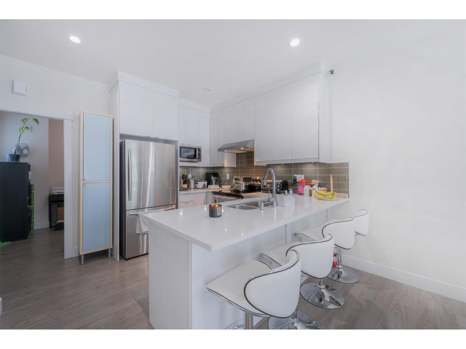 2 - 11267 133 Street, Surrey, V3R 0E3 — photo 4