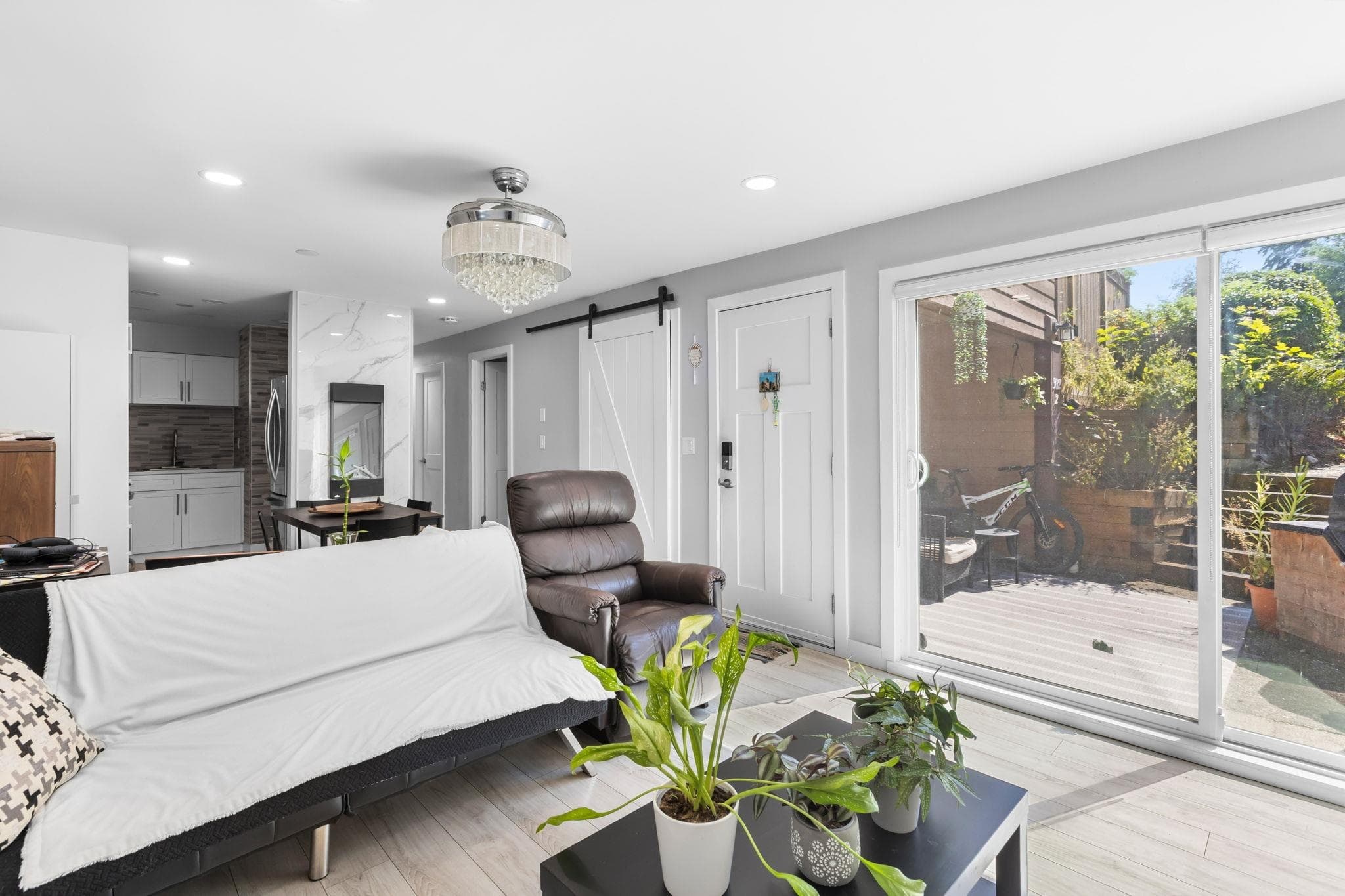 2 - 302 Highland Way, Port Moody, V3H 3V7 — photo 4