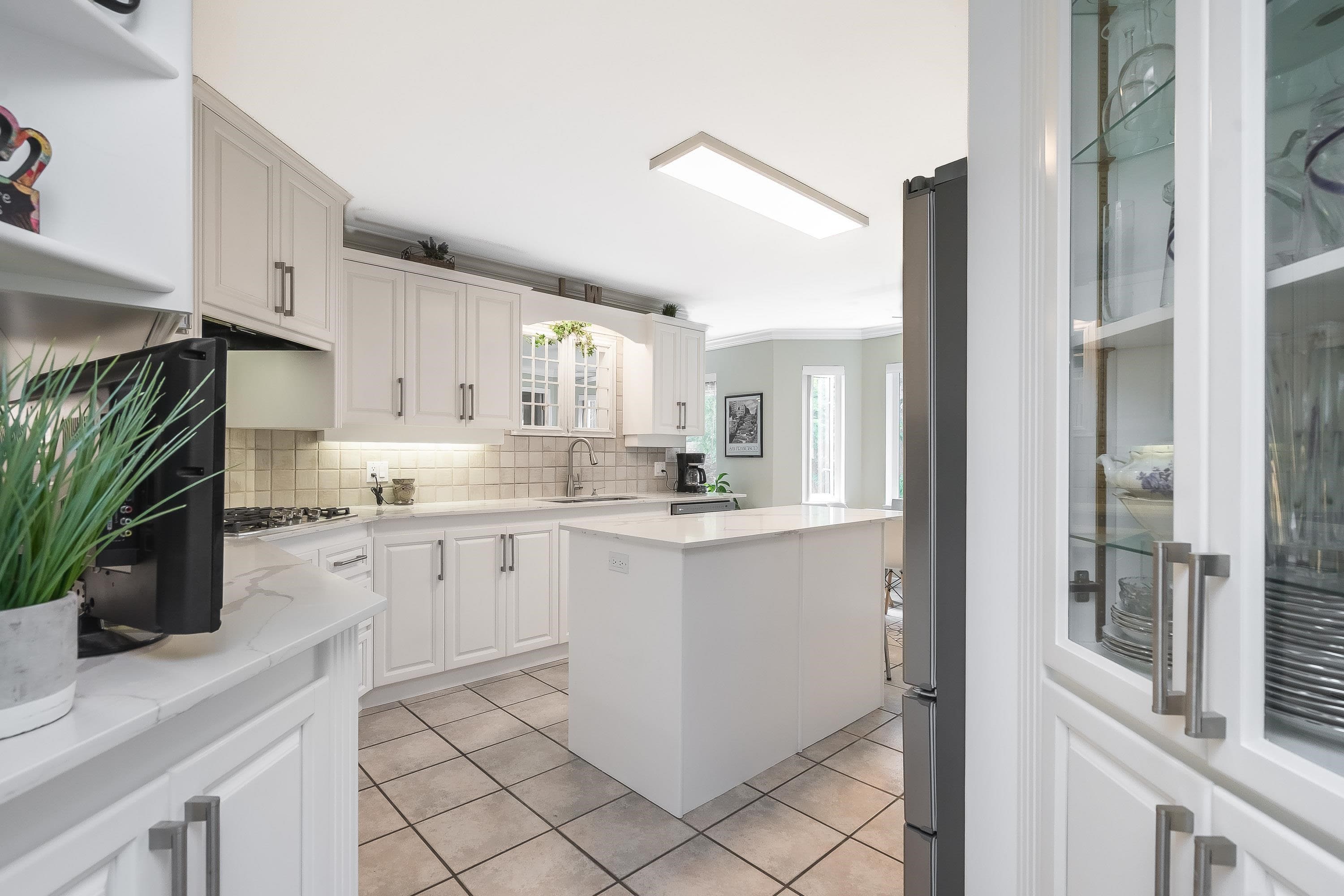 201 - 14934 Thrift Avenue, White Rock, V4B 2J9 — photo 5