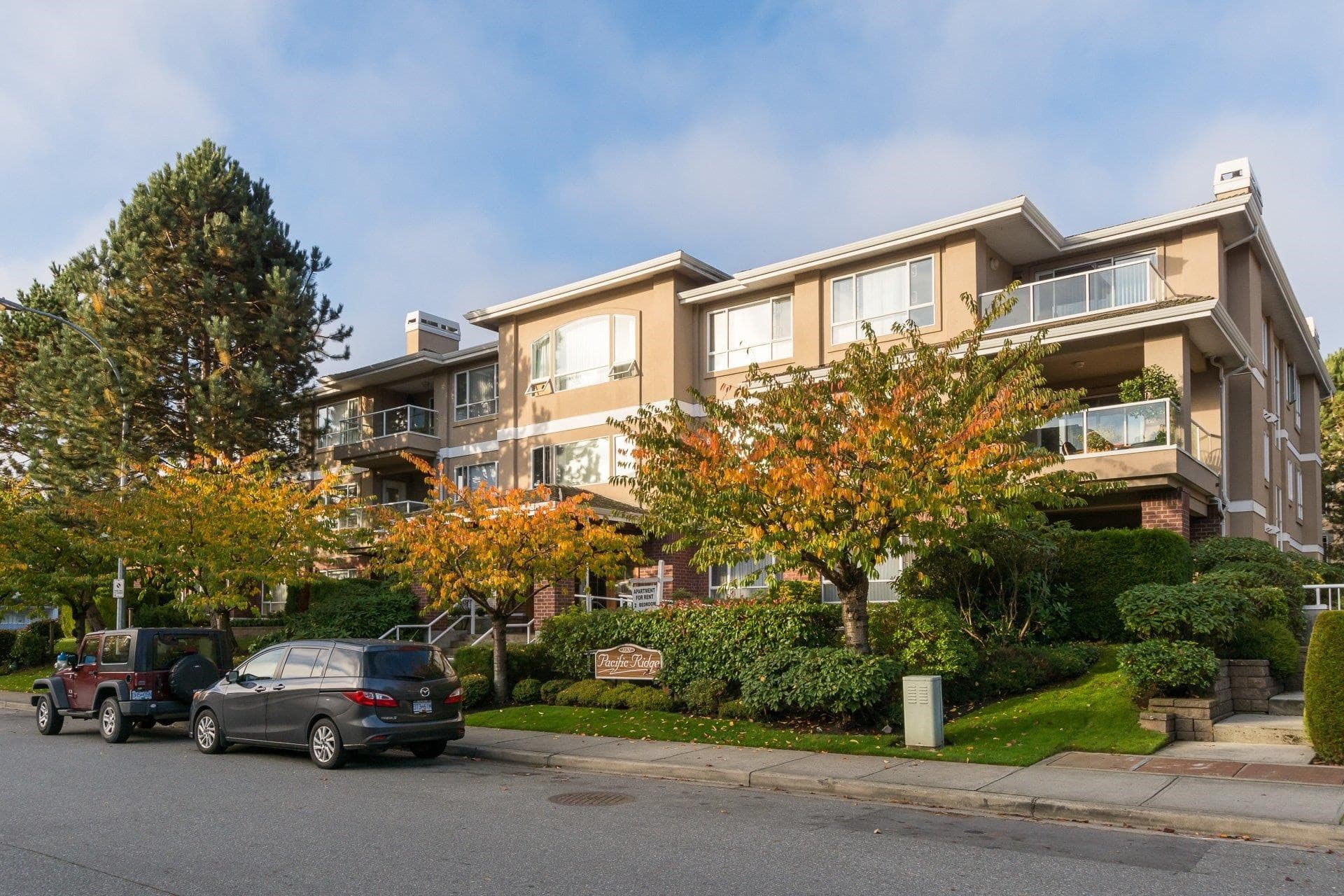 202 - 1131 55 Street, Delta, V4M 3J9 — photo 1