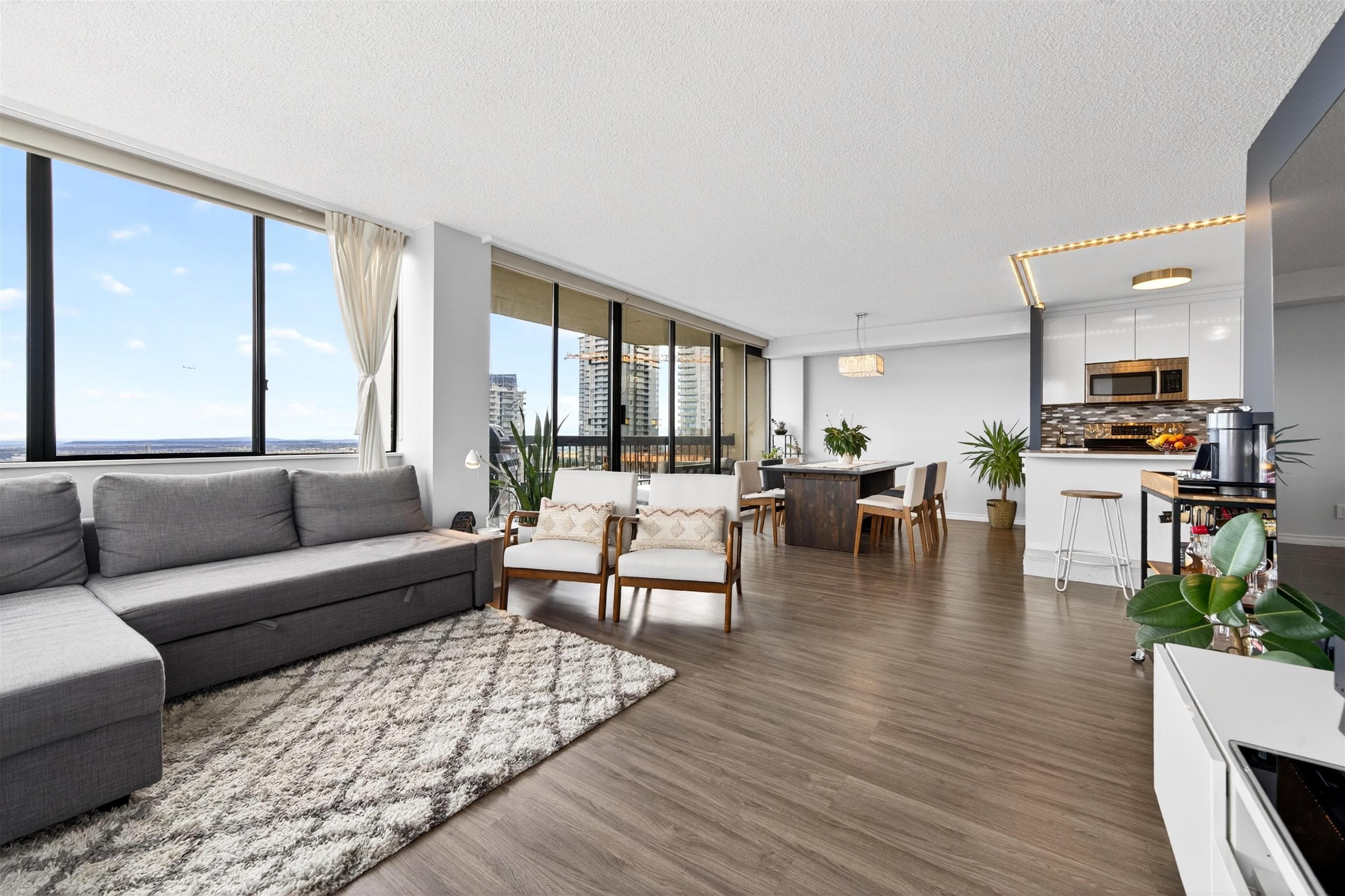 1903 - 6540 Burlington Avenue, Burnaby, V5H 4G3 — photo 2