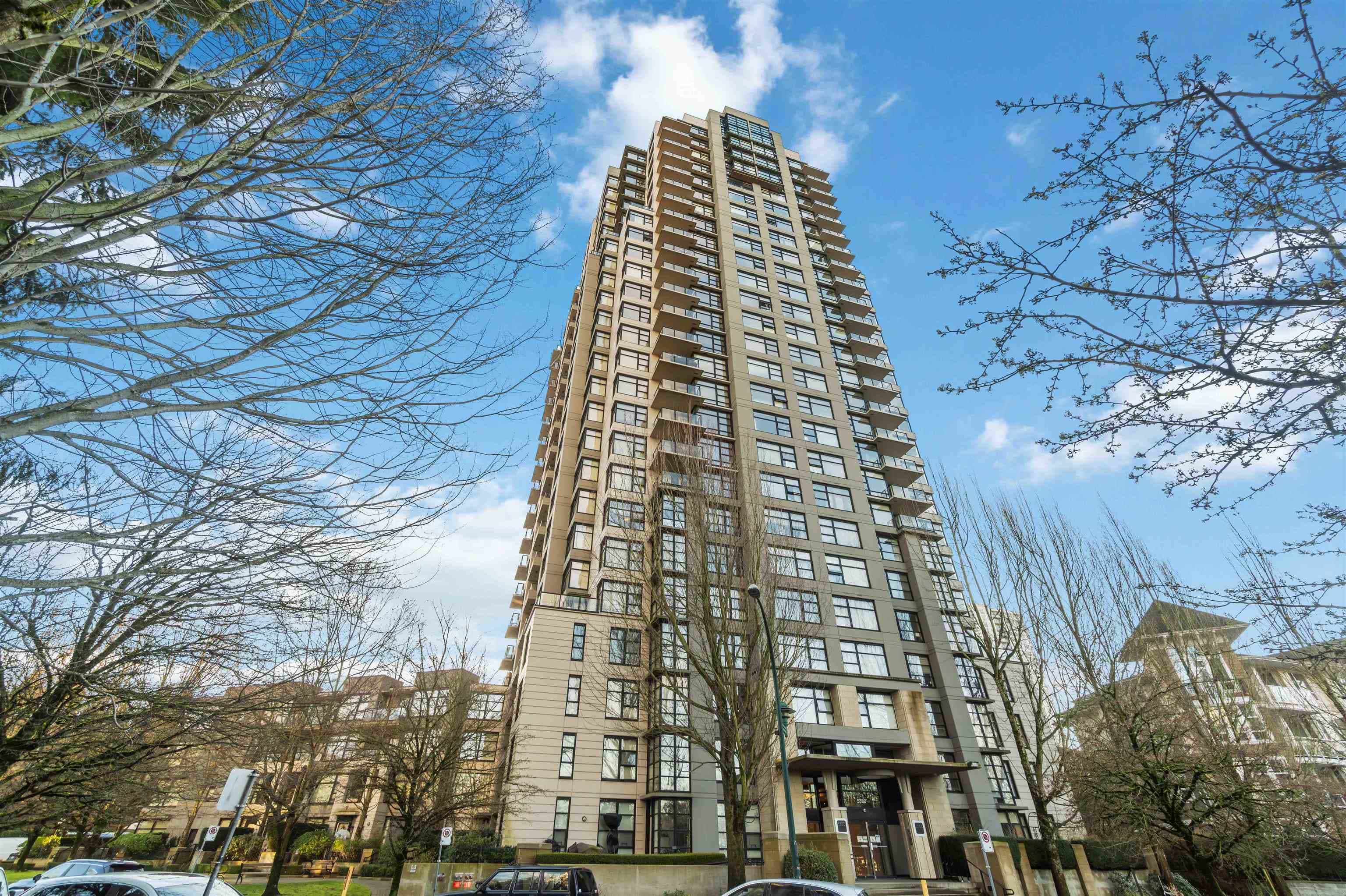 805 - 5380 Oben Street, Vancouver, V5R 6H7 — photo 2