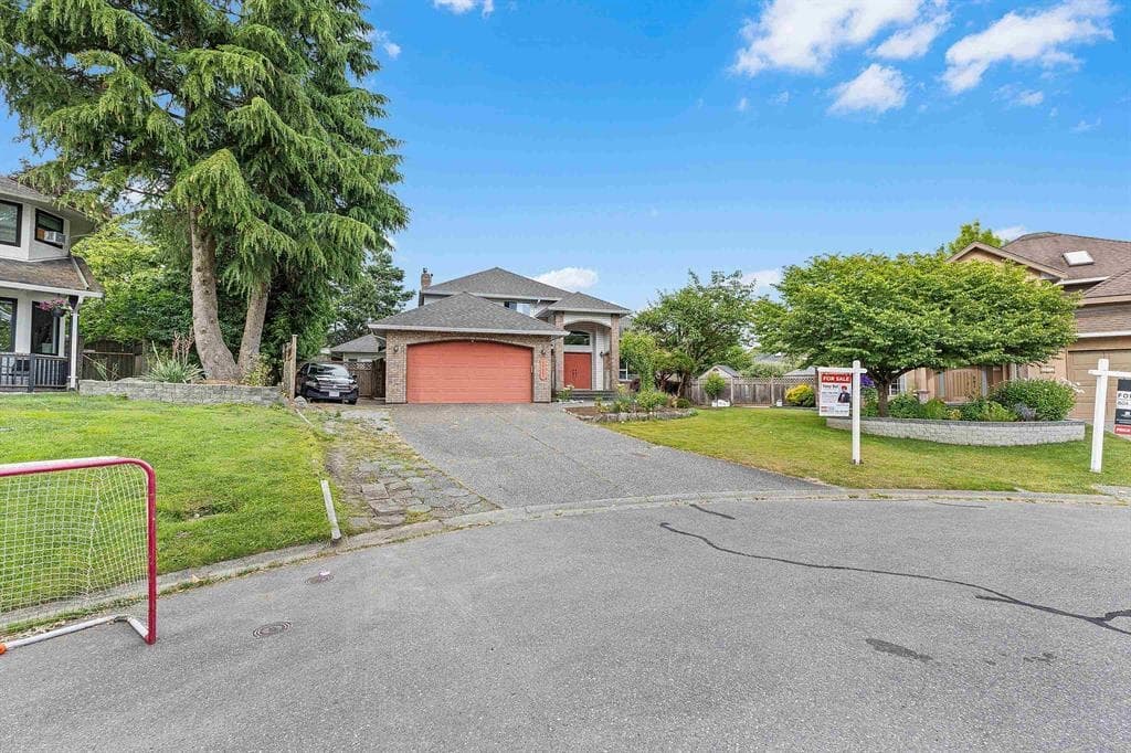 14247 86 Avenue, Surrey, V3W 0S6 — photo 1