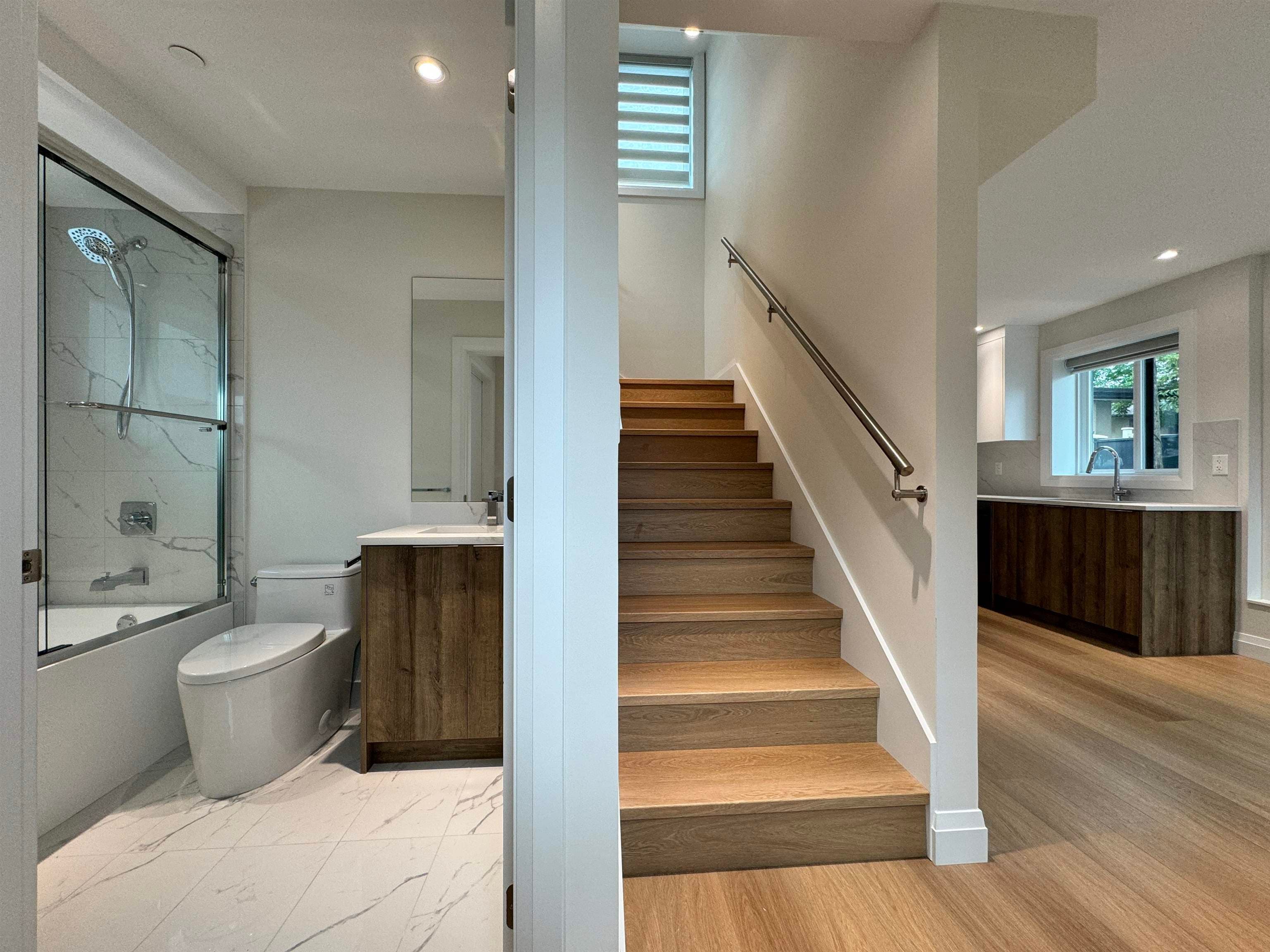 3830 Kootenay Street, Vancouver, V5R 0B5 — photo 3