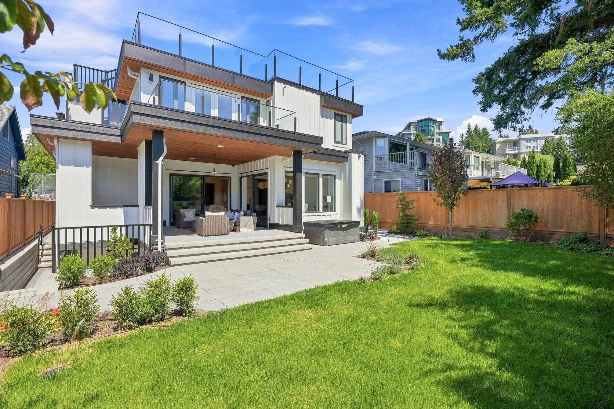 14750 Vine Avenue, White Rock, V4B 2T1 — photo 3