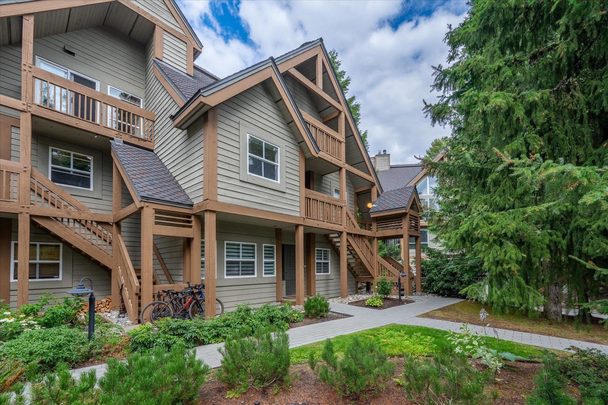 28 - 4628 Blackcomb Way, Whistler, V0N 1B4 — photo 1