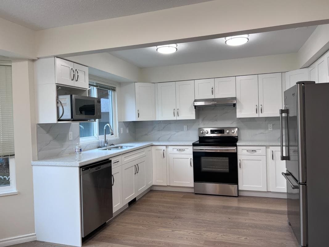 8580 Dakota Place, Richmond, V7C 4Y6 — photo 1