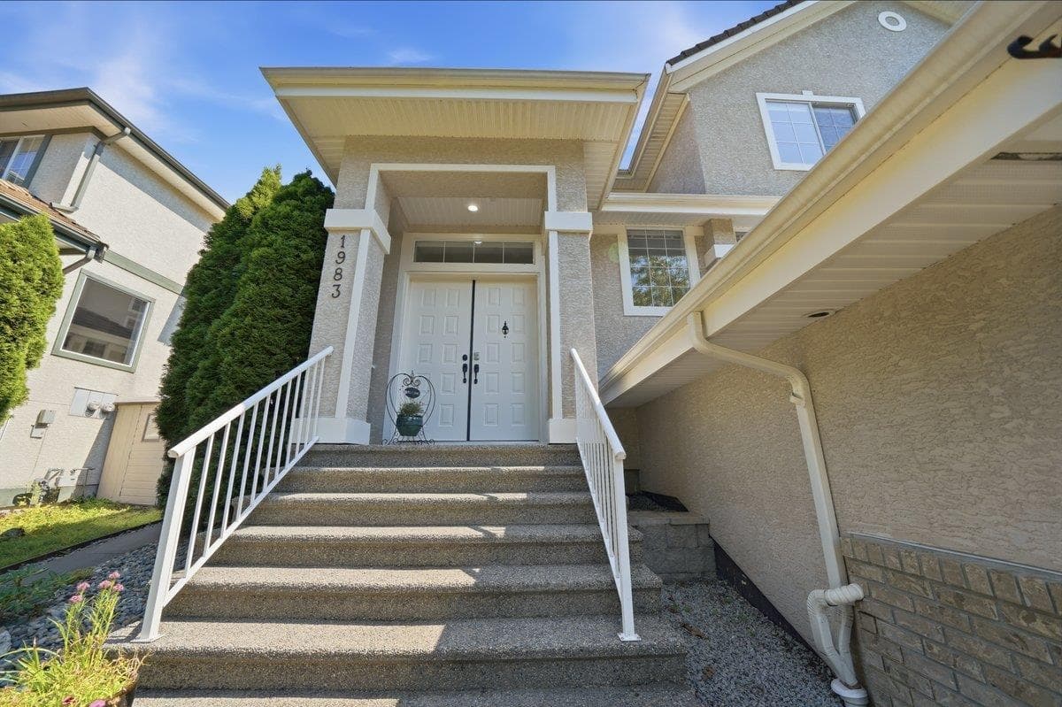 1983 Parkway Boulevard, Coquitlam, V3E 3J8 — photo 2