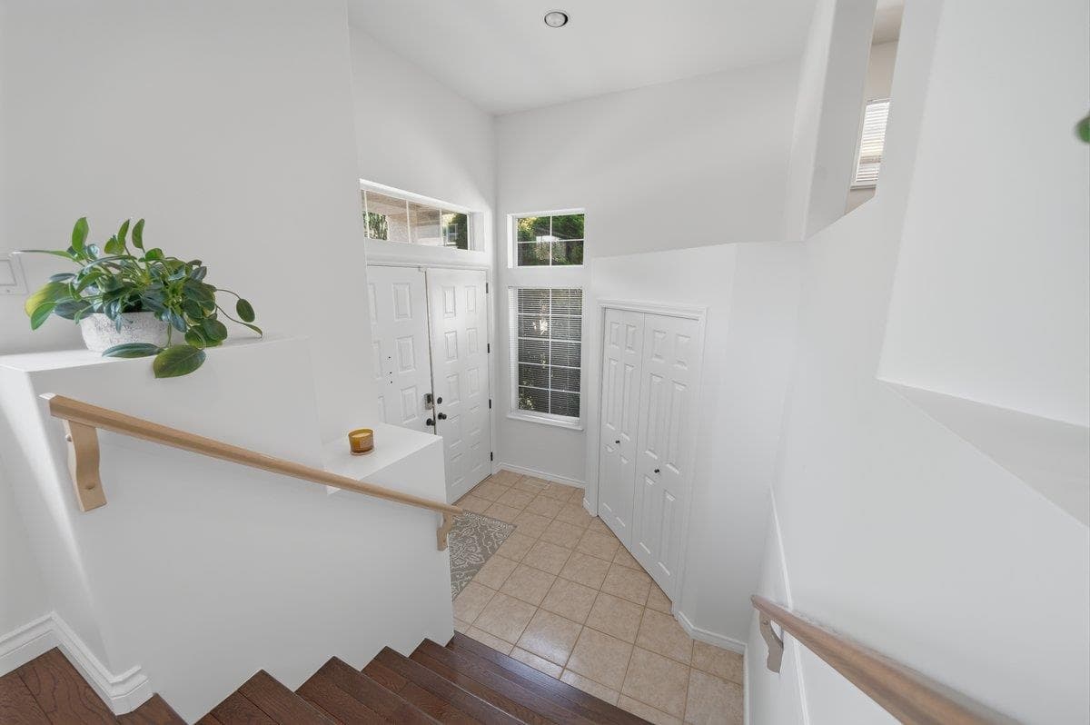 1983 Parkway Boulevard, Coquitlam, V3E 3J8 — photo 3