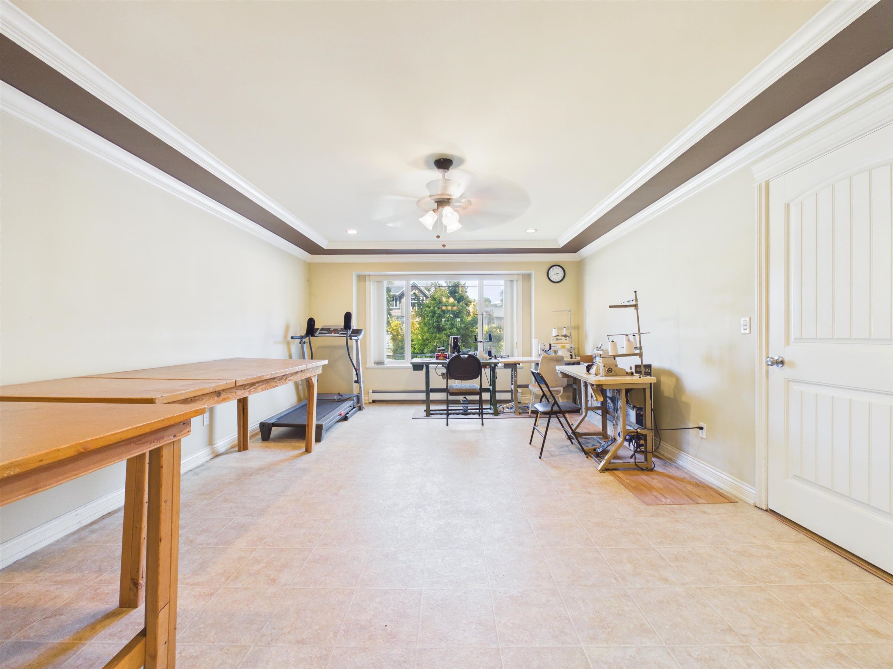 8690 E Tulsy Crescent, Surrey, V3W 7A4 — photo 4